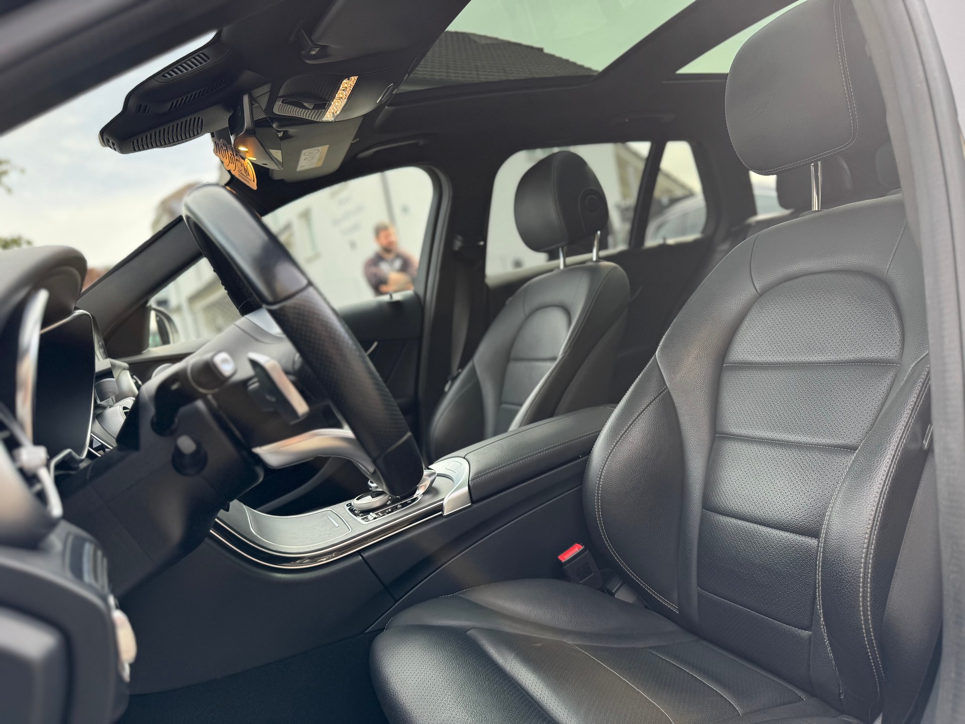 MERCEDES-BENZ C 220 d Swiss Star AMG Line 4M 9G-Tronic-image-9