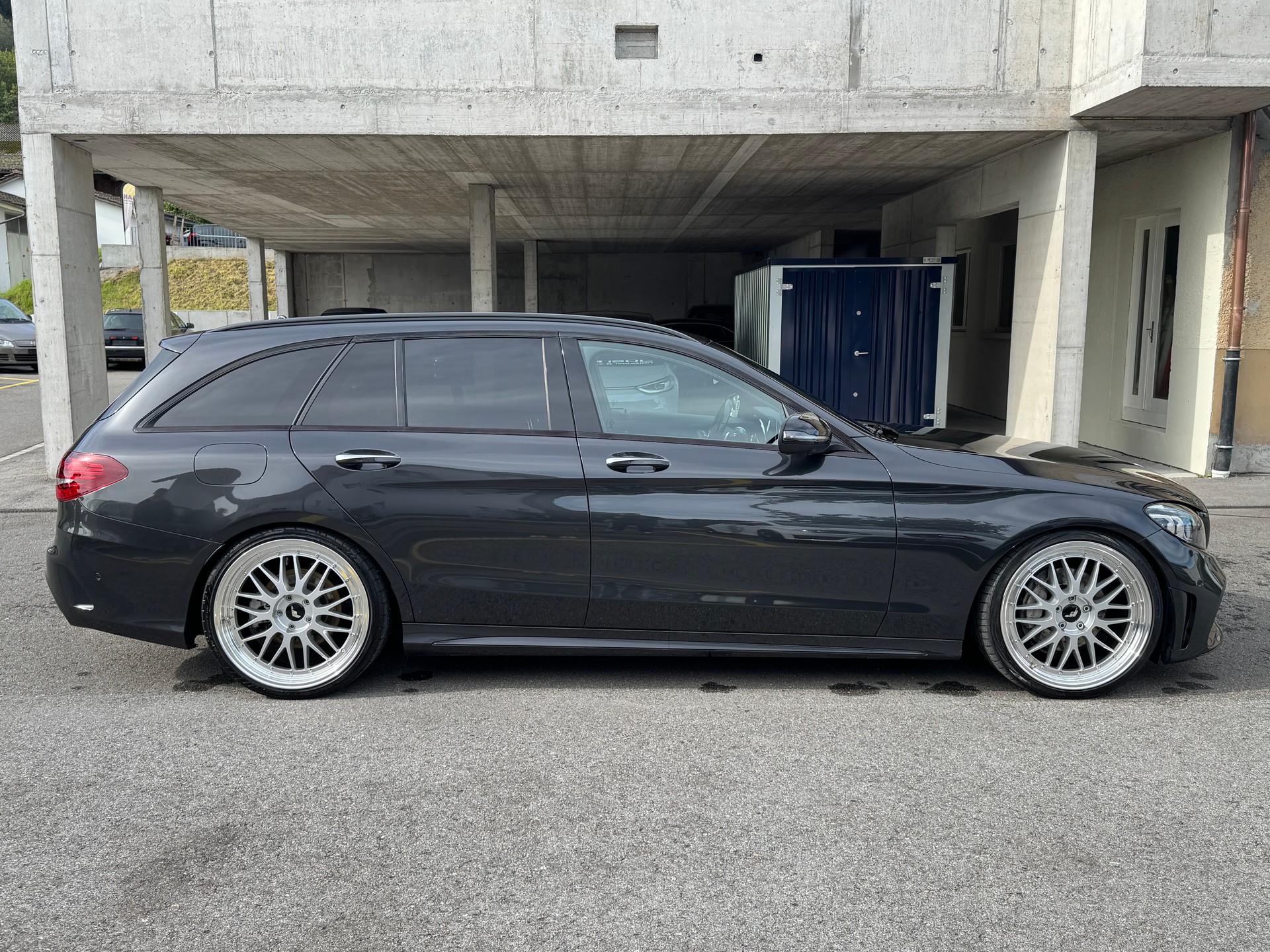 MERCEDES-BENZ C 220 d Swiss Star AMG Line 4M 9G-Tronic-image-5