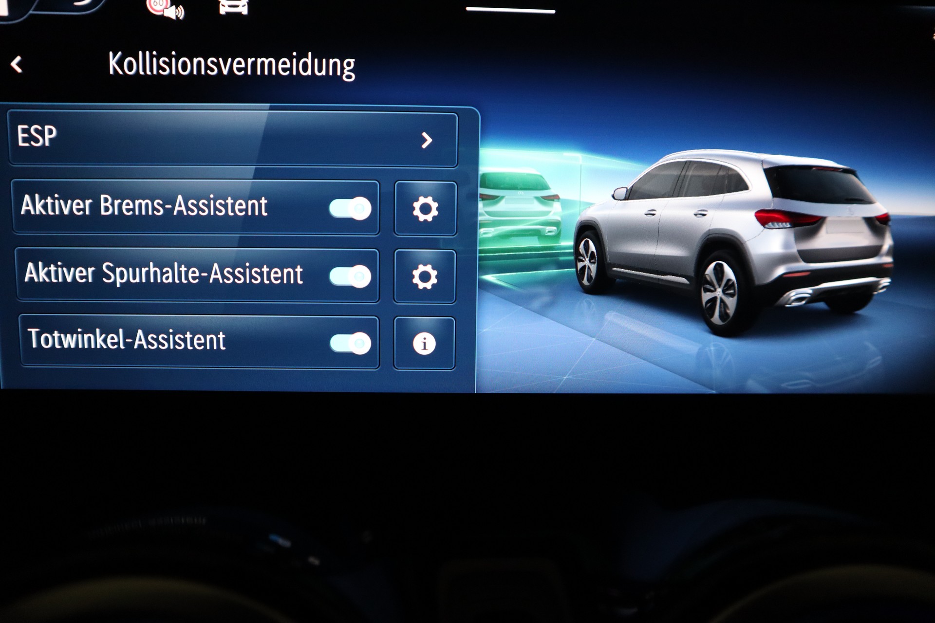 MERCEDES-BENZ GLA 220 d AMG Line 4Matic 8G-DCT-image-12