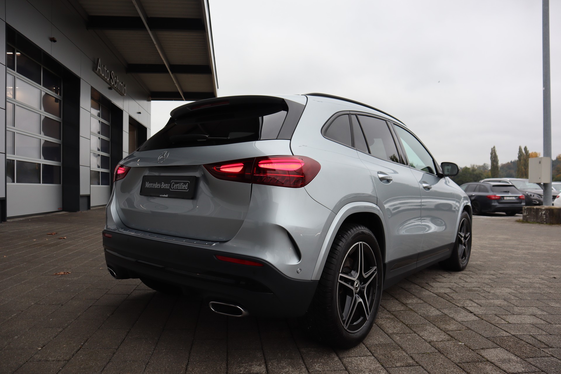 MERCEDES-BENZ GLA 220 d AMG Line 4Matic 8G-DCT-showroom-element-1