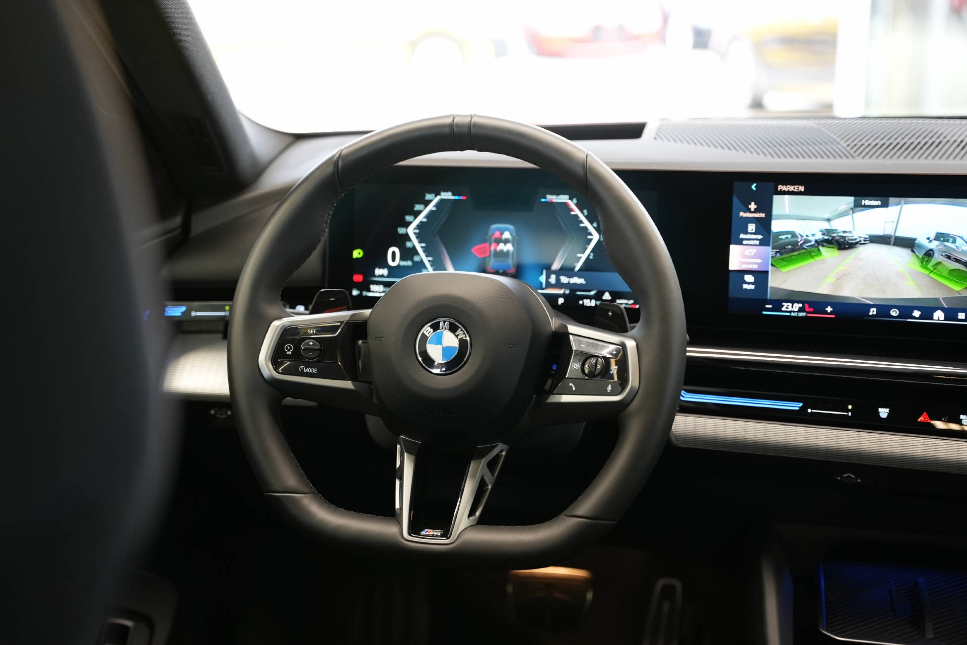 BMW 520d xDrive 48V Touring M Sport Steptronic-image-12