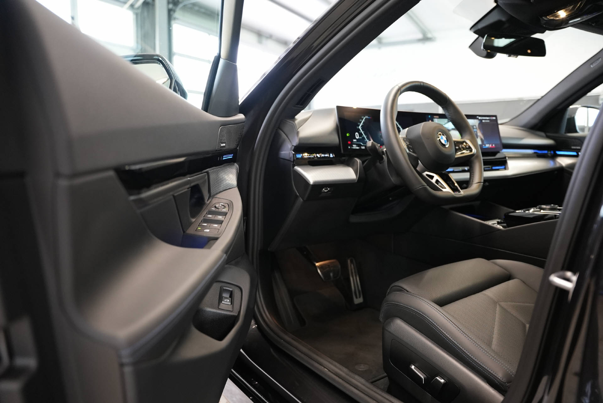 BMW 520d xDrive 48V Touring M Sport Steptronic-image-8