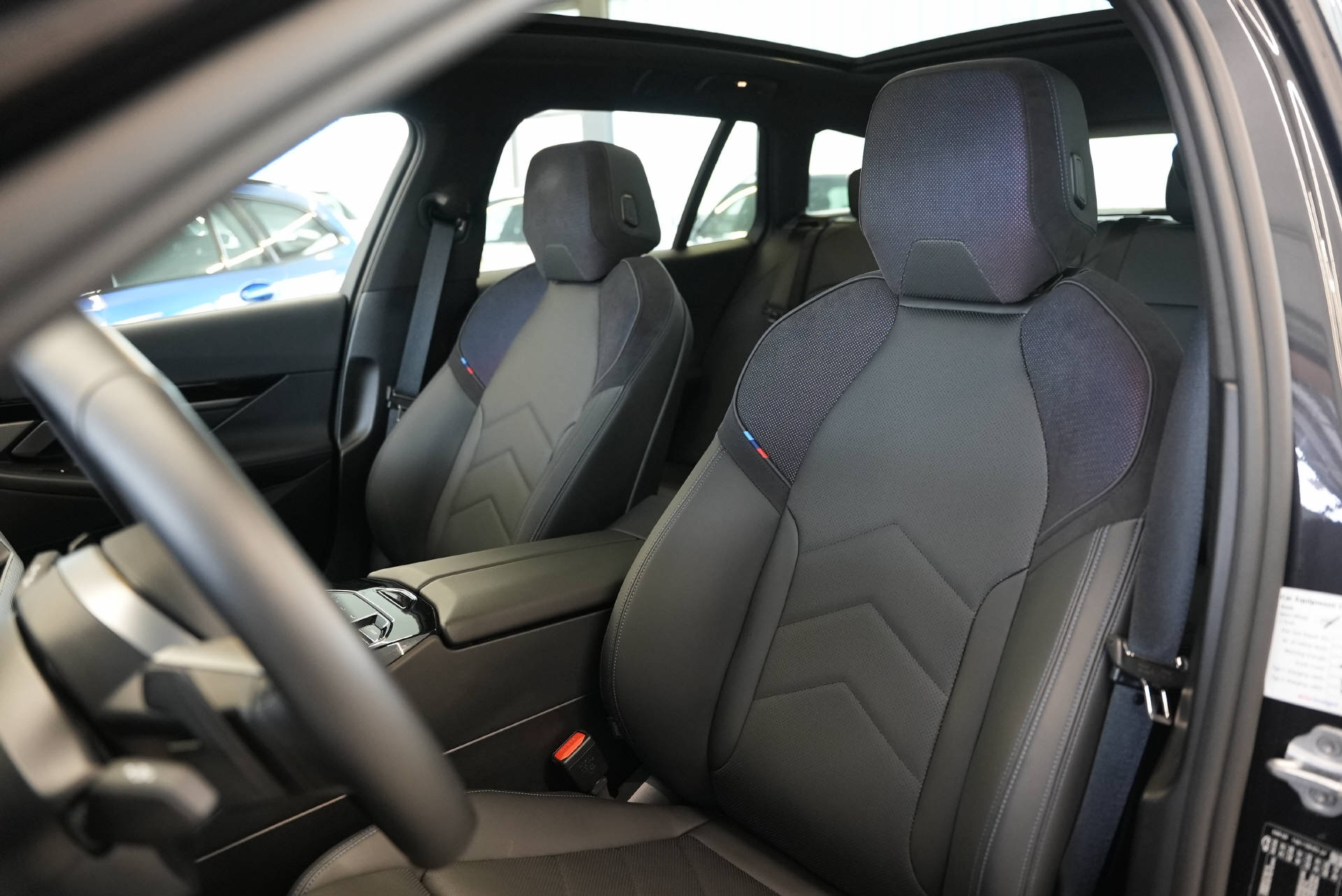 BMW 520d xDrive 48V Touring M Sport Steptronic-image-9