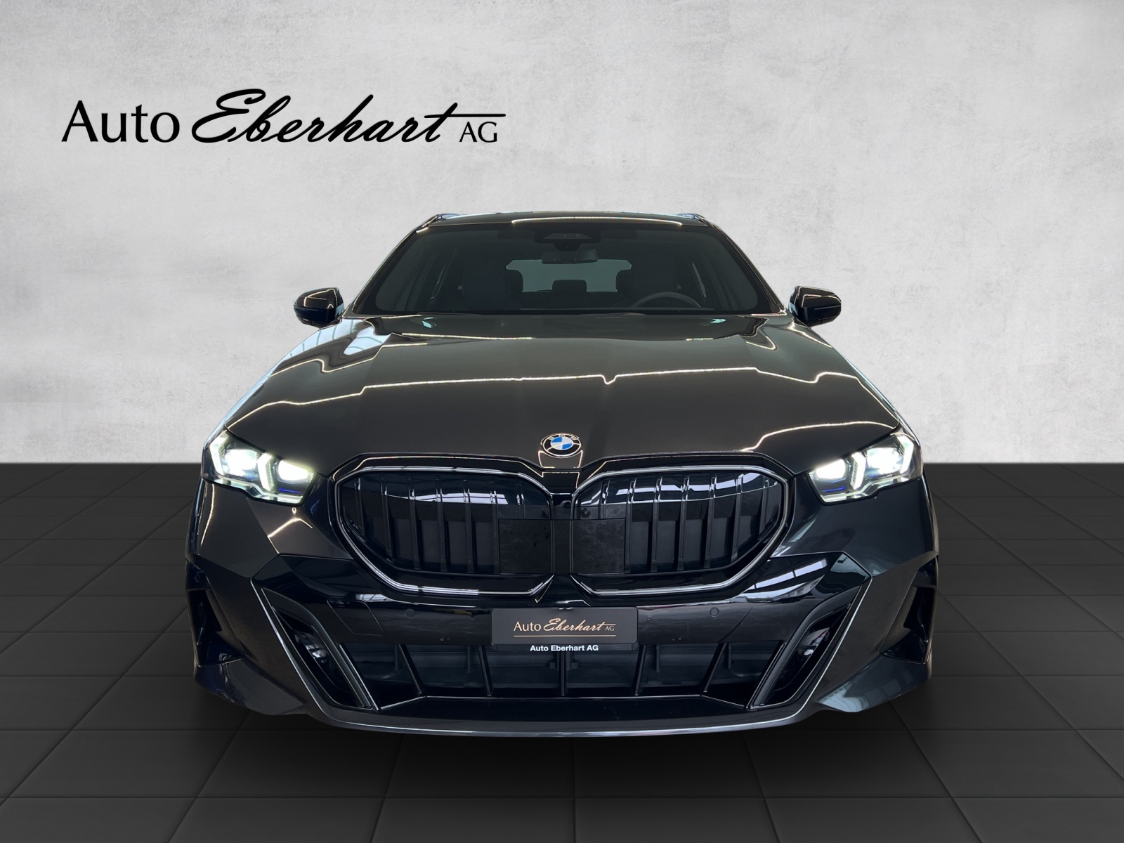 BMW 520d xDrive 48V Touring M Sport Steptronic-image-1
