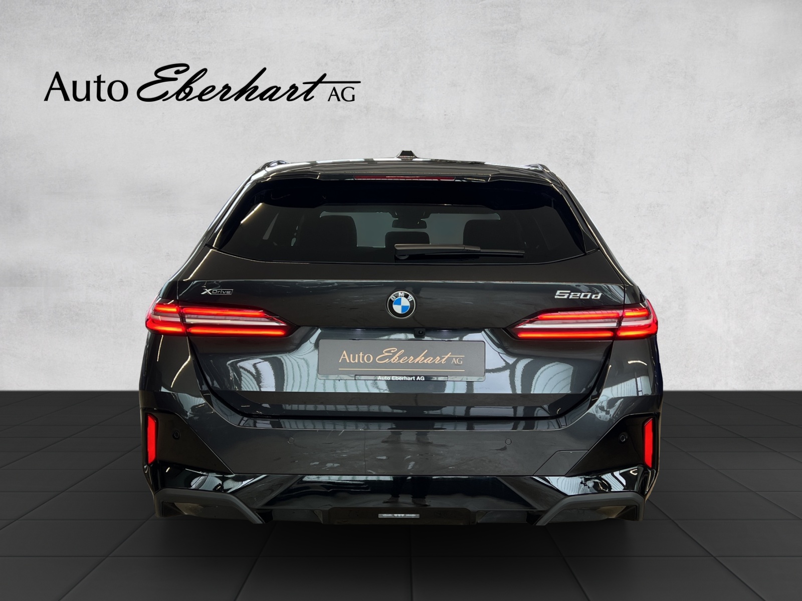 BMW 520d xDrive 48V Touring M Sport Steptronic-image-4
