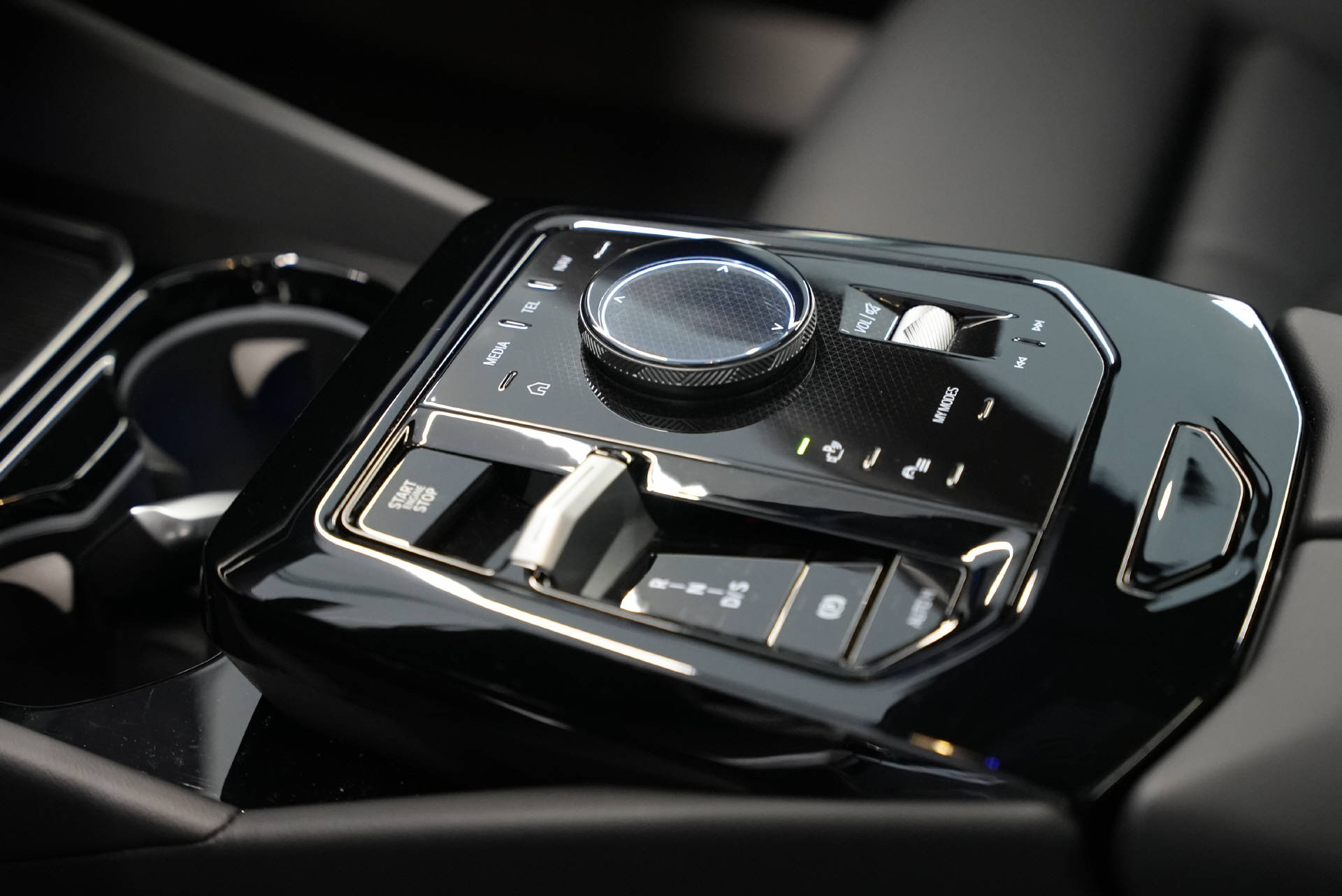 BMW 520d xDrive 48V Touring M Sport Steptronic-image-14