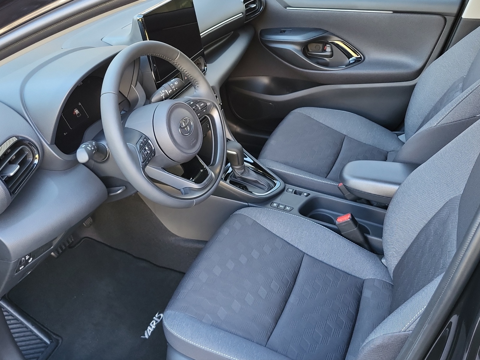 TOYOTA Yaris 1.5 VVT-i HSD Trend-image-12
