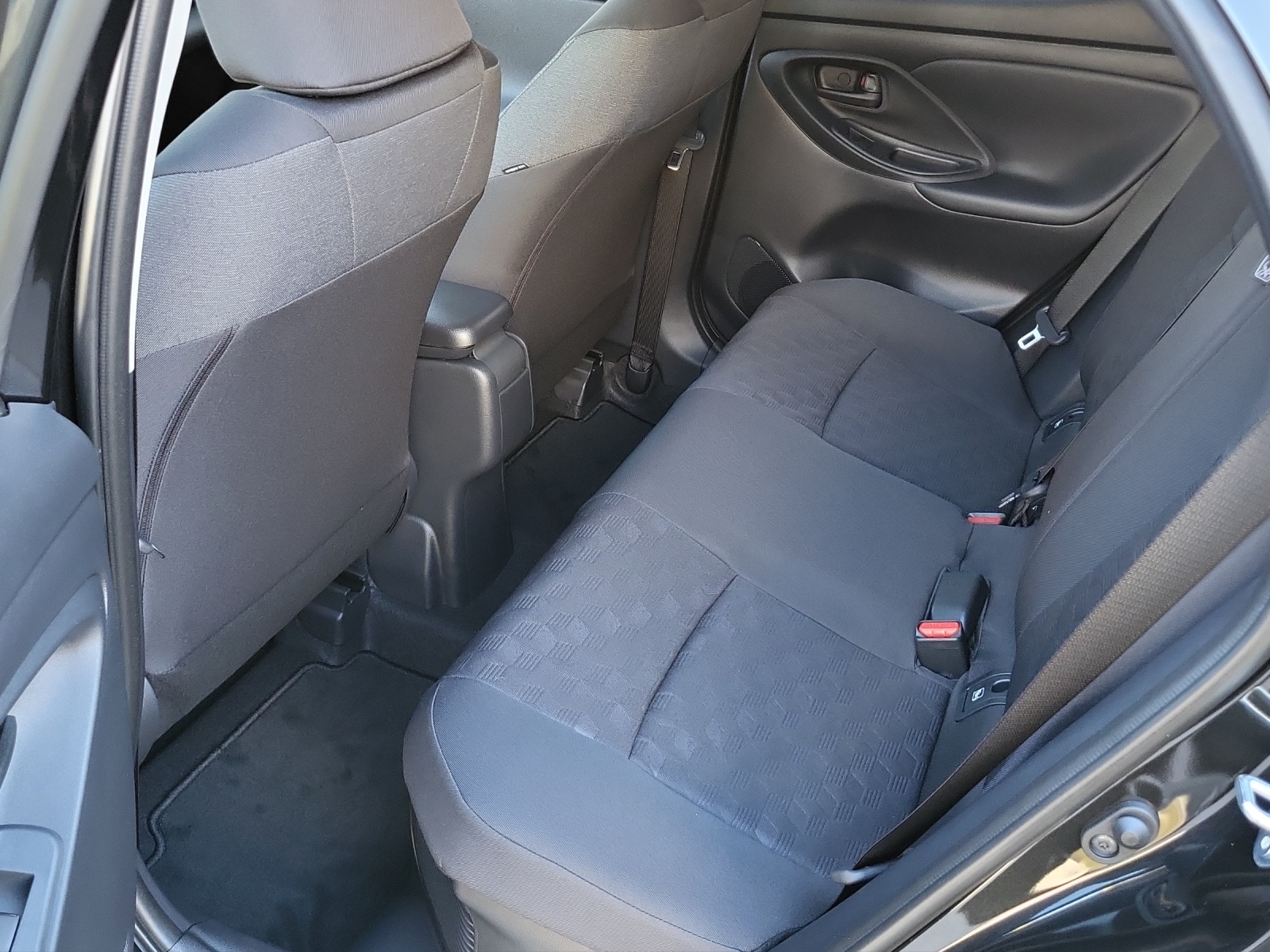 TOYOTA Yaris 1.5 VVT-i HSD Trend-image-14