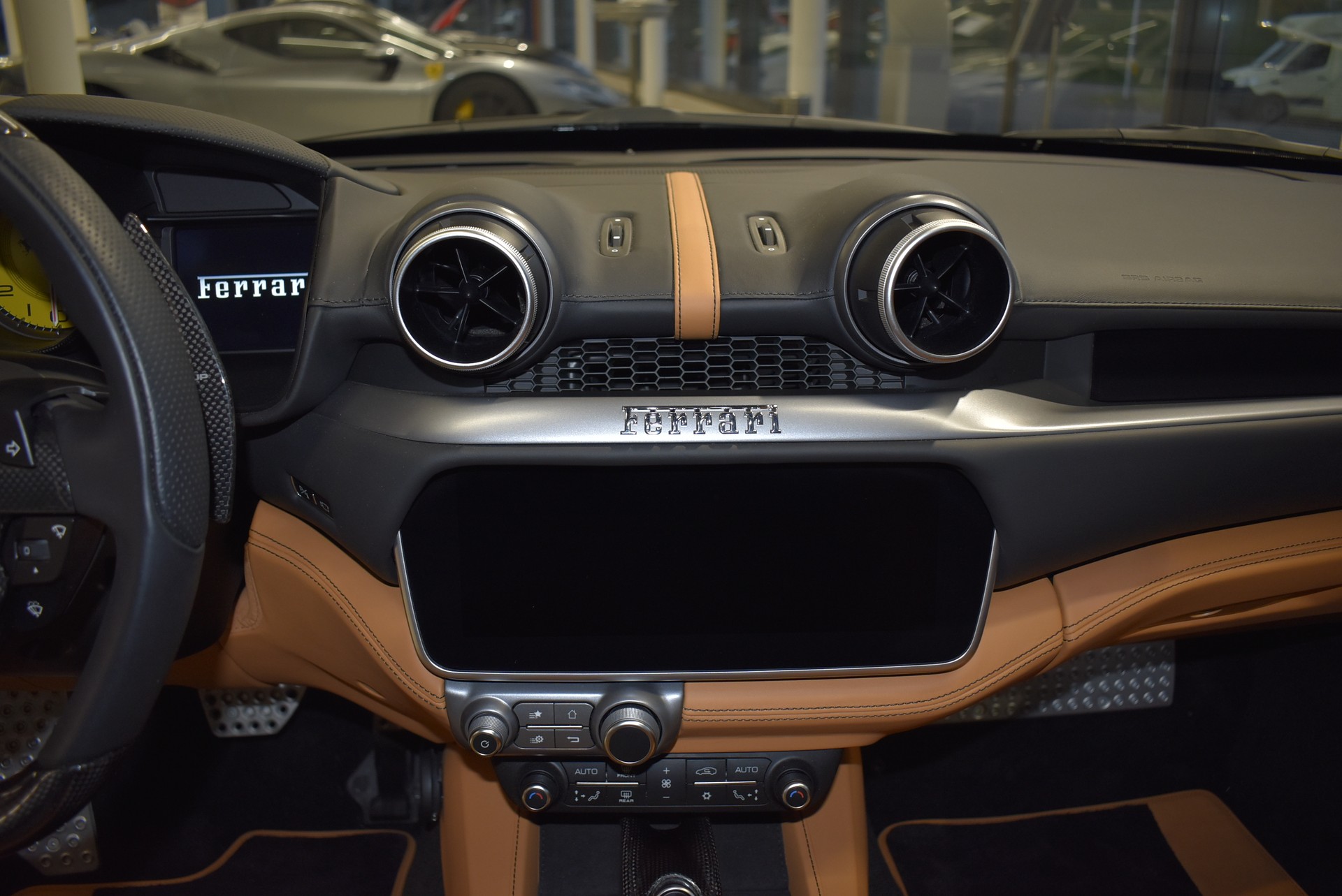 FERRARI Portofino M-image-12