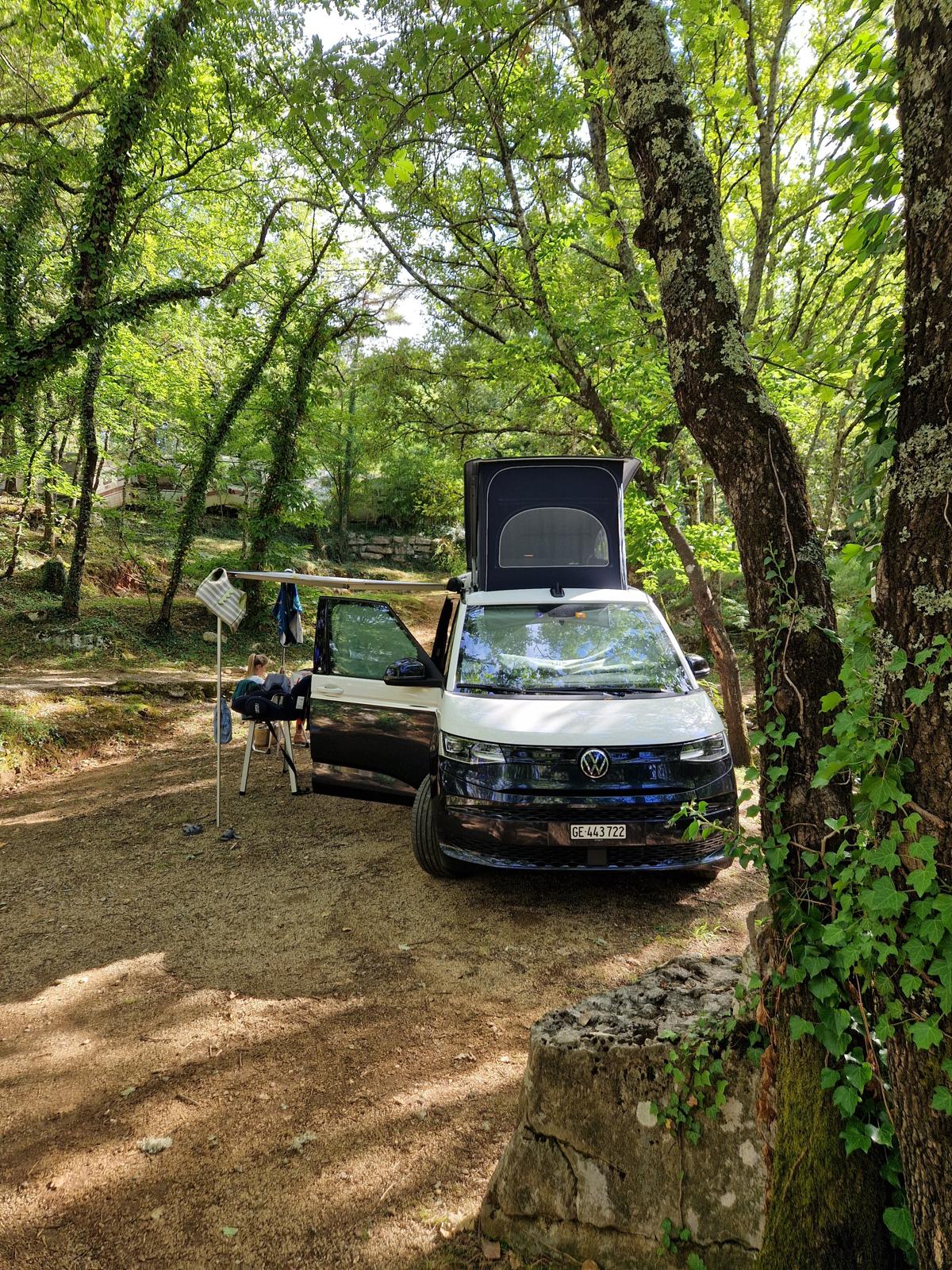 VW California 2.0 TSI Beach Camper Liberty-image-8