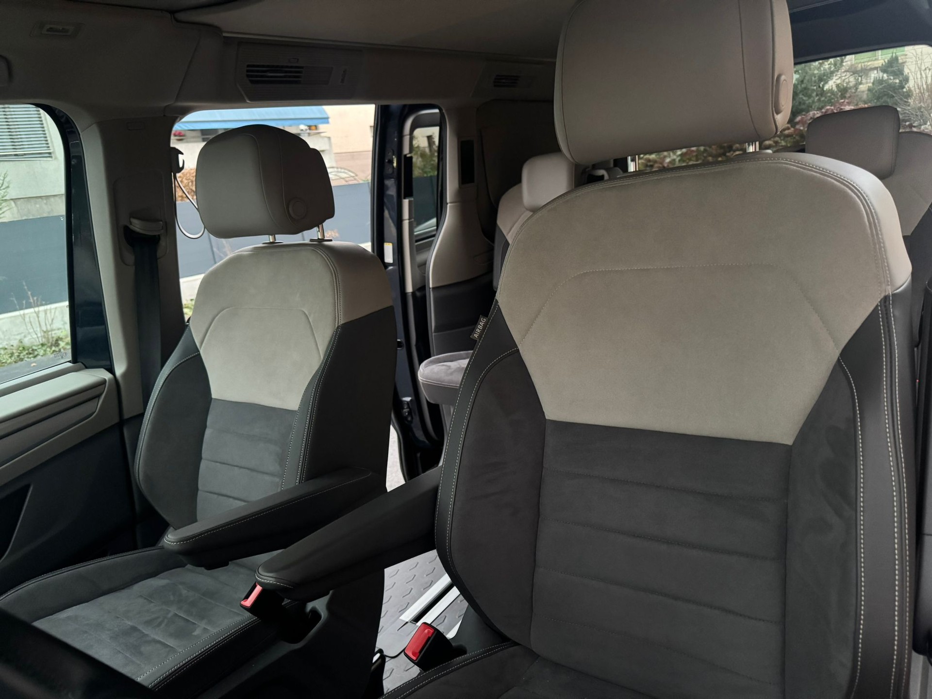 VW California 2.0 TSI Beach Camper Liberty-image-4