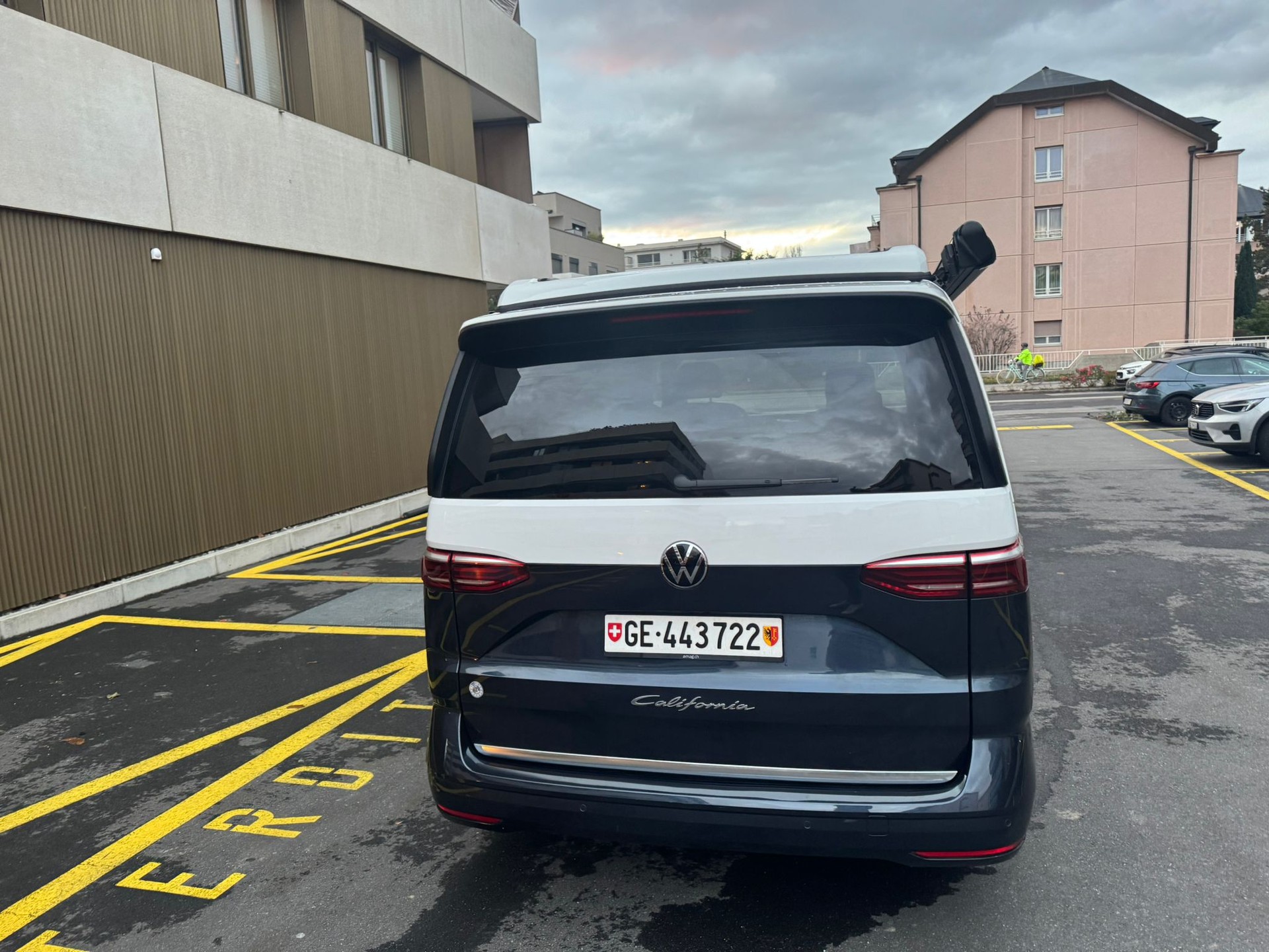 VW California 2.0 TSI Beach Camper Liberty-image-10