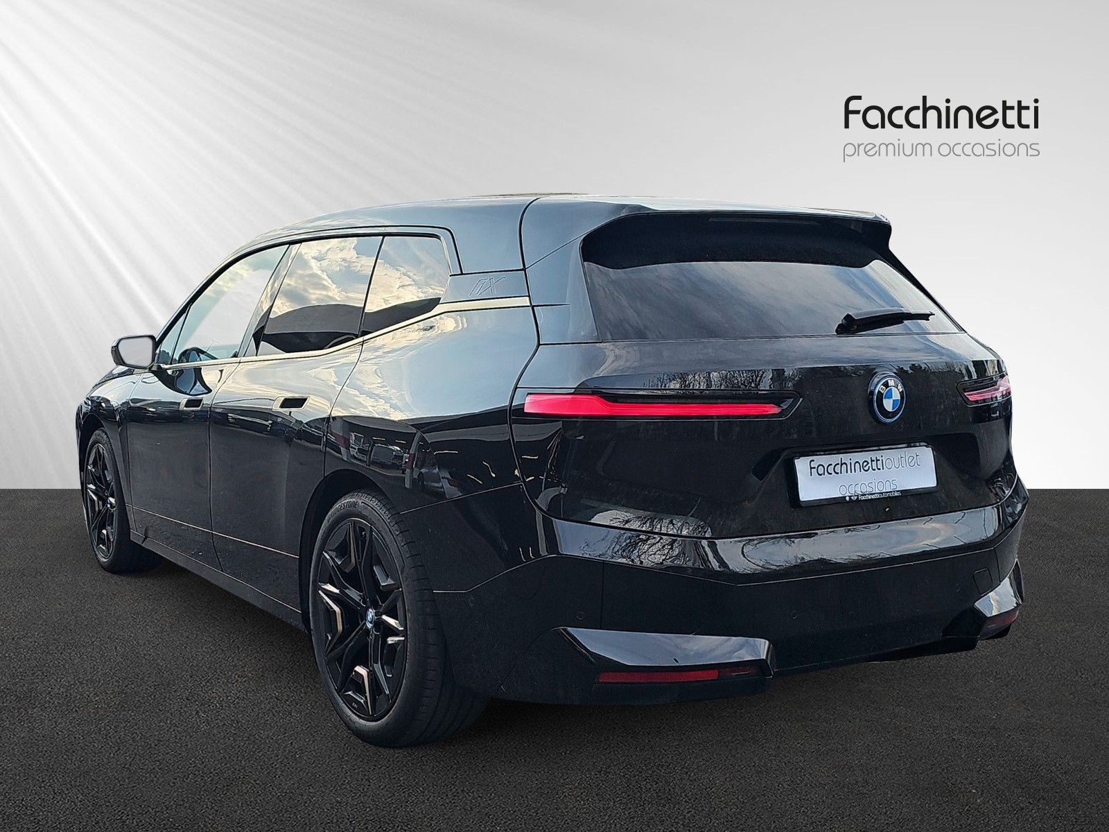 BMW iX xDrive50-image-3