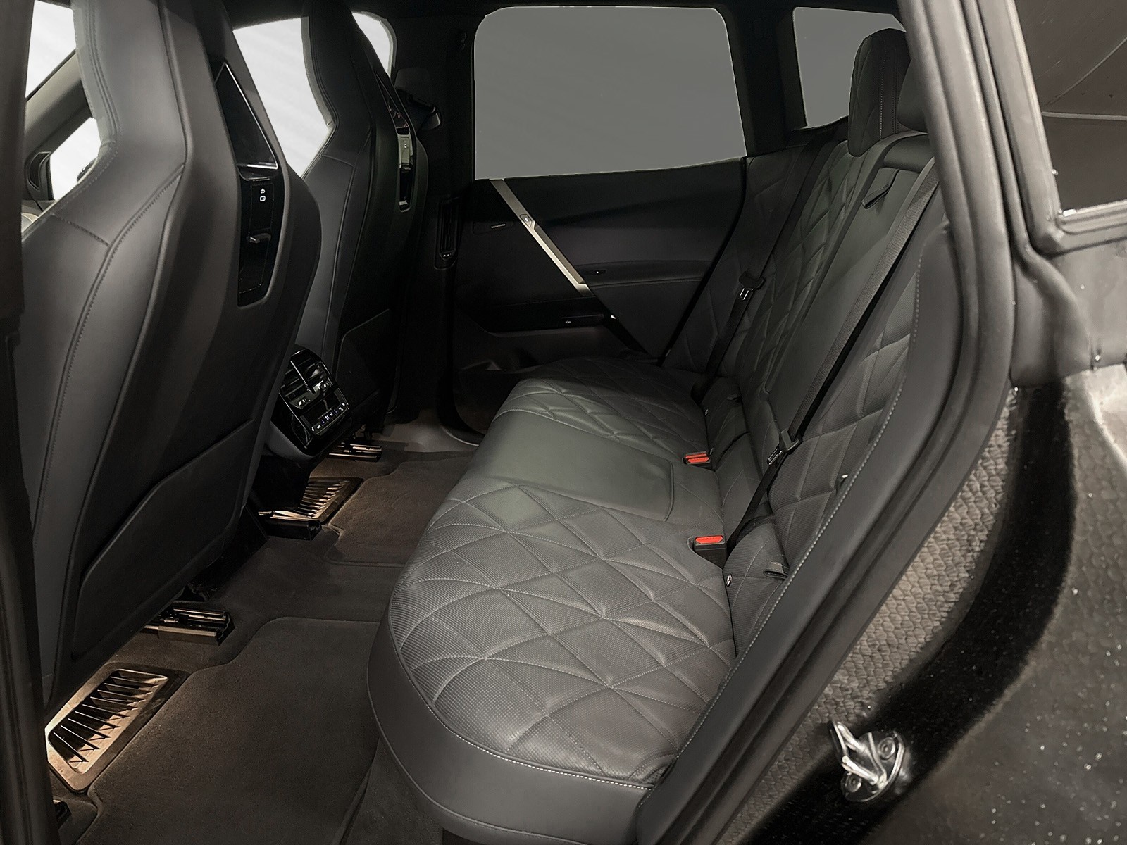 BMW iX xDrive50-image-7