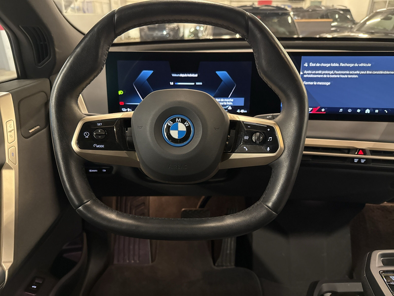 BMW iX xDrive50-image-12