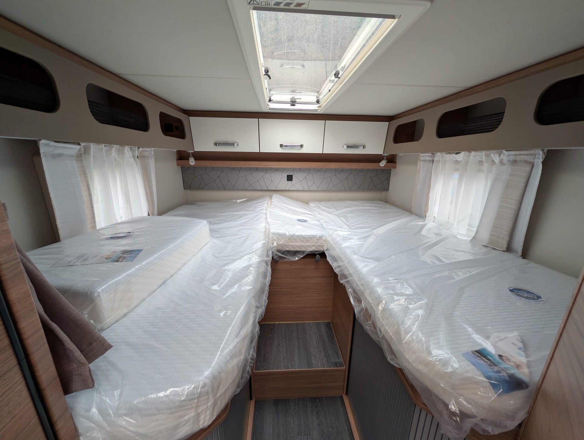 WEINSBERG CaraCompact MB 640 MEG Edition Pepper-image-9