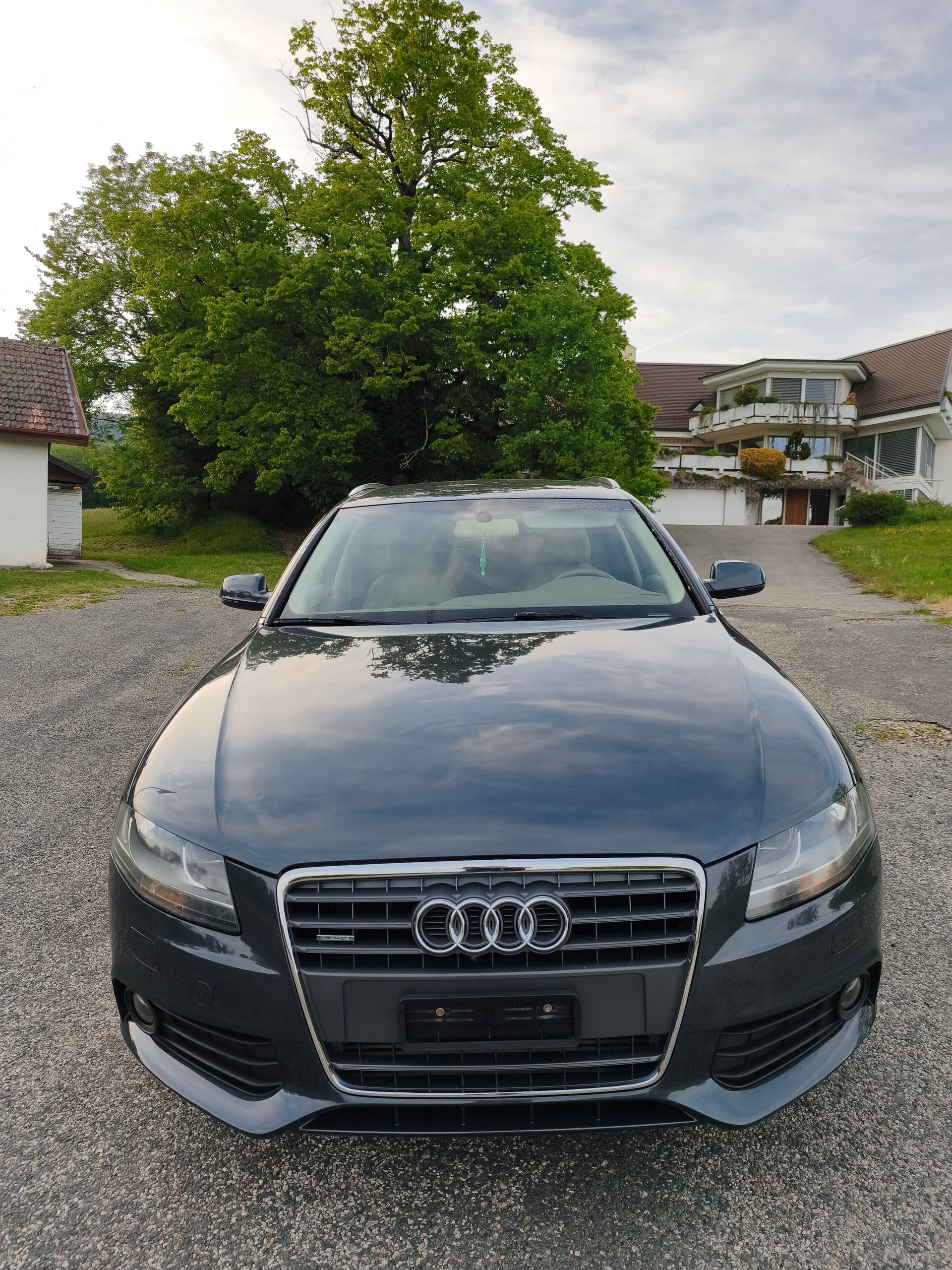 AUDI A4 Avant 2.0 TFSI quattro-image-0