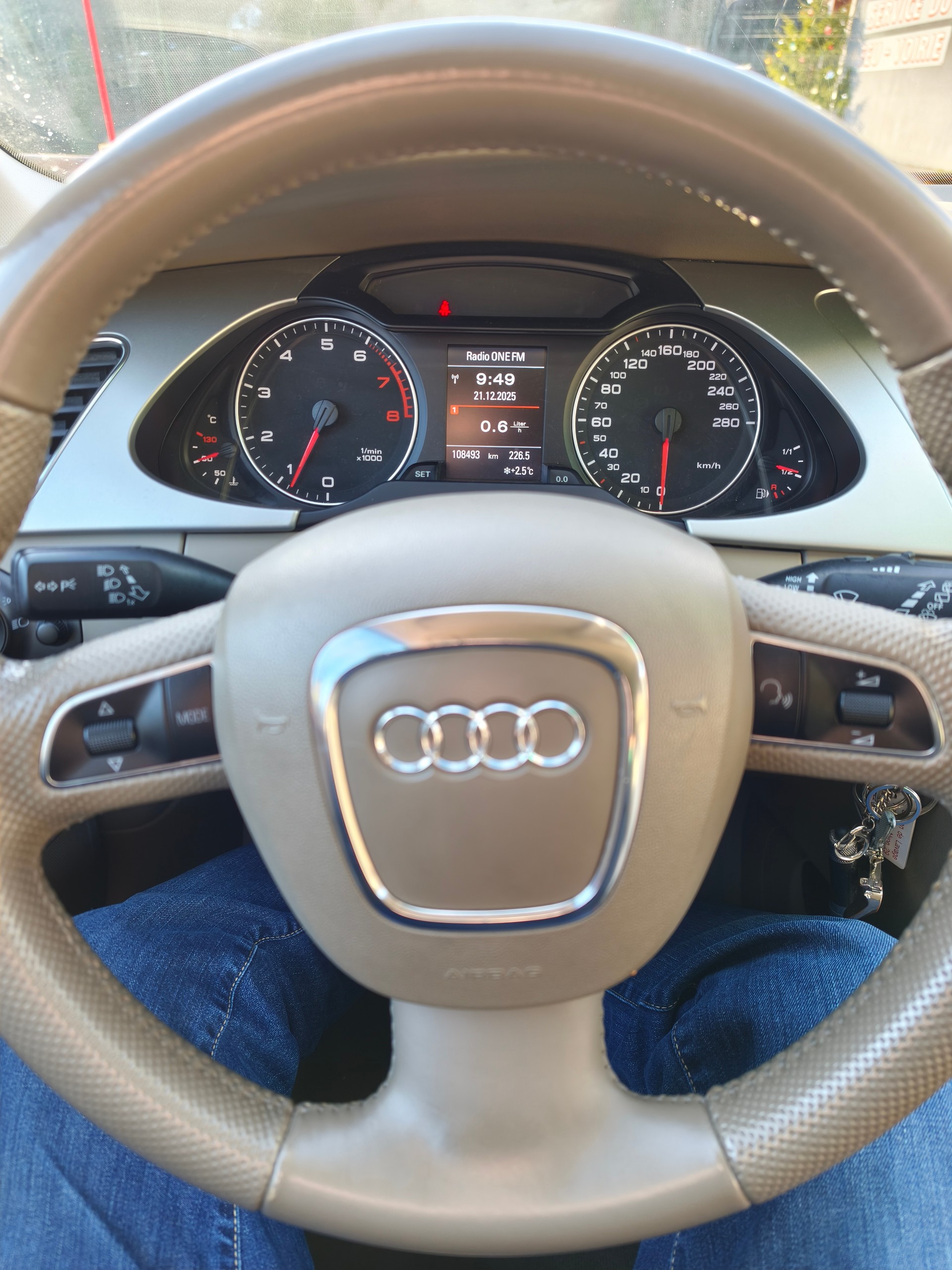 AUDI A4 Avant 2.0 TFSI quattro-image-4