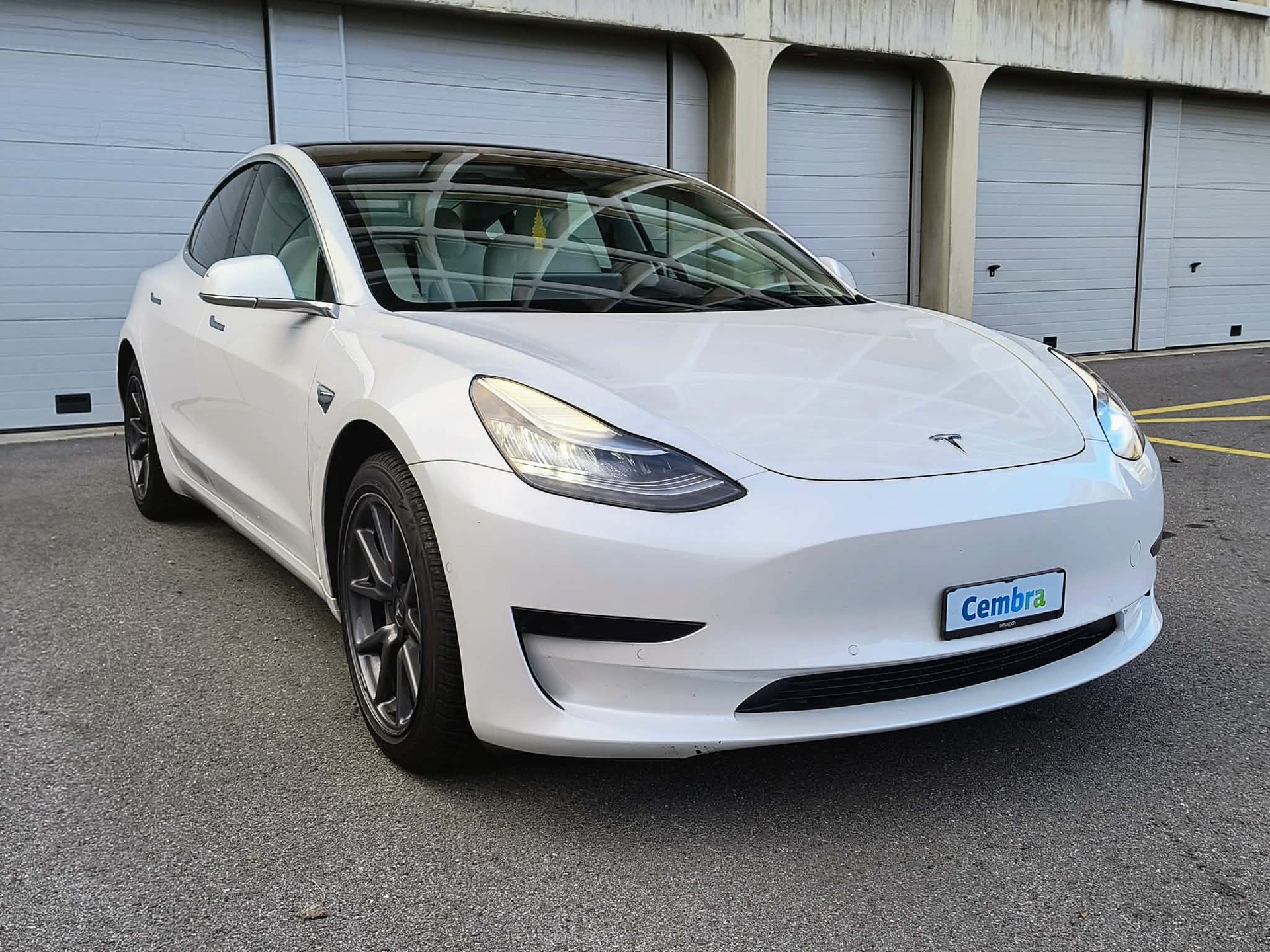 TESLA Model 3-image-2