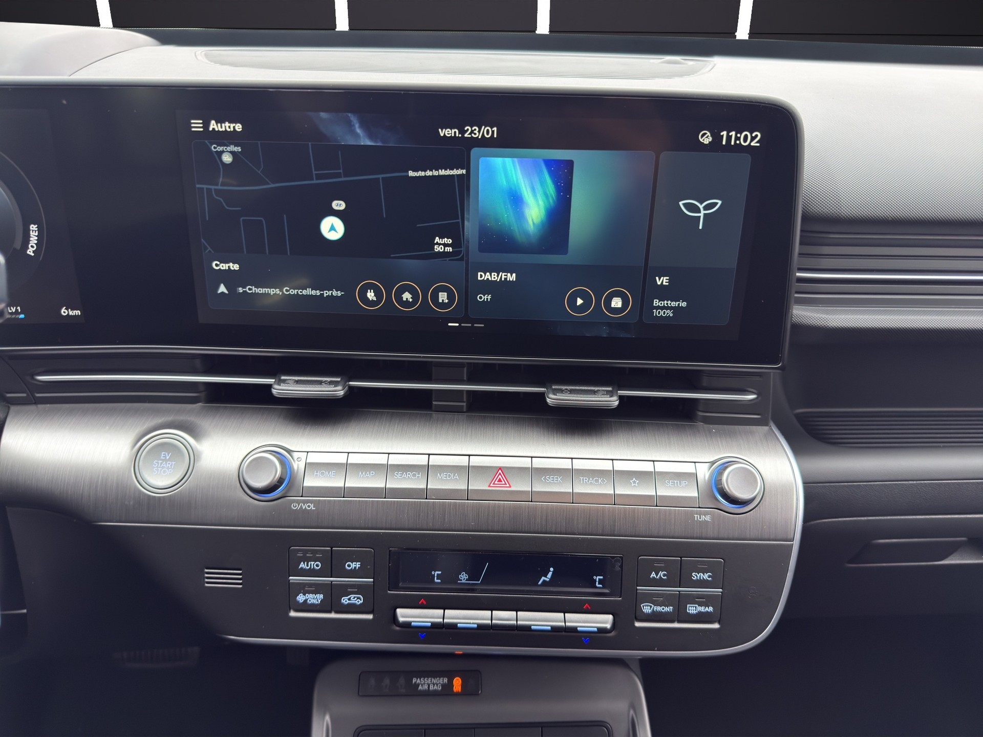 HYUNDAI Kona EV 65.4 kWh Amplia-image-10