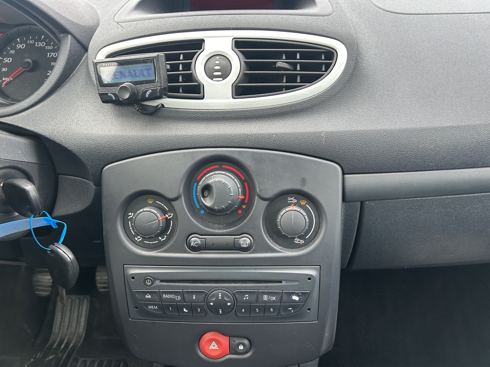 RENAULT Clio Grandtour 1.2 16V Yahoo-image-10