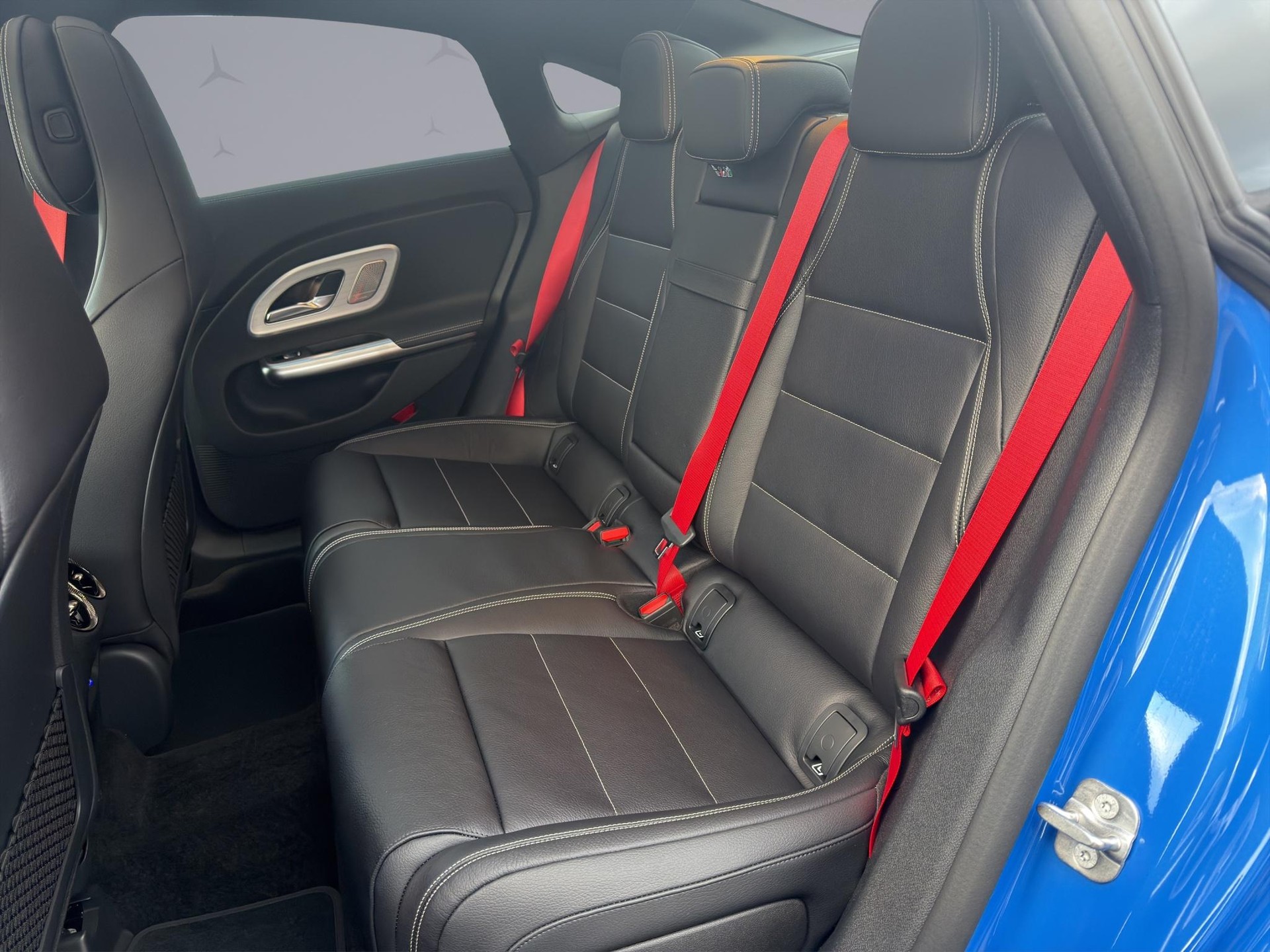 MERCEDES-BENZ CLA 220 AMG Line 4matic-image-9