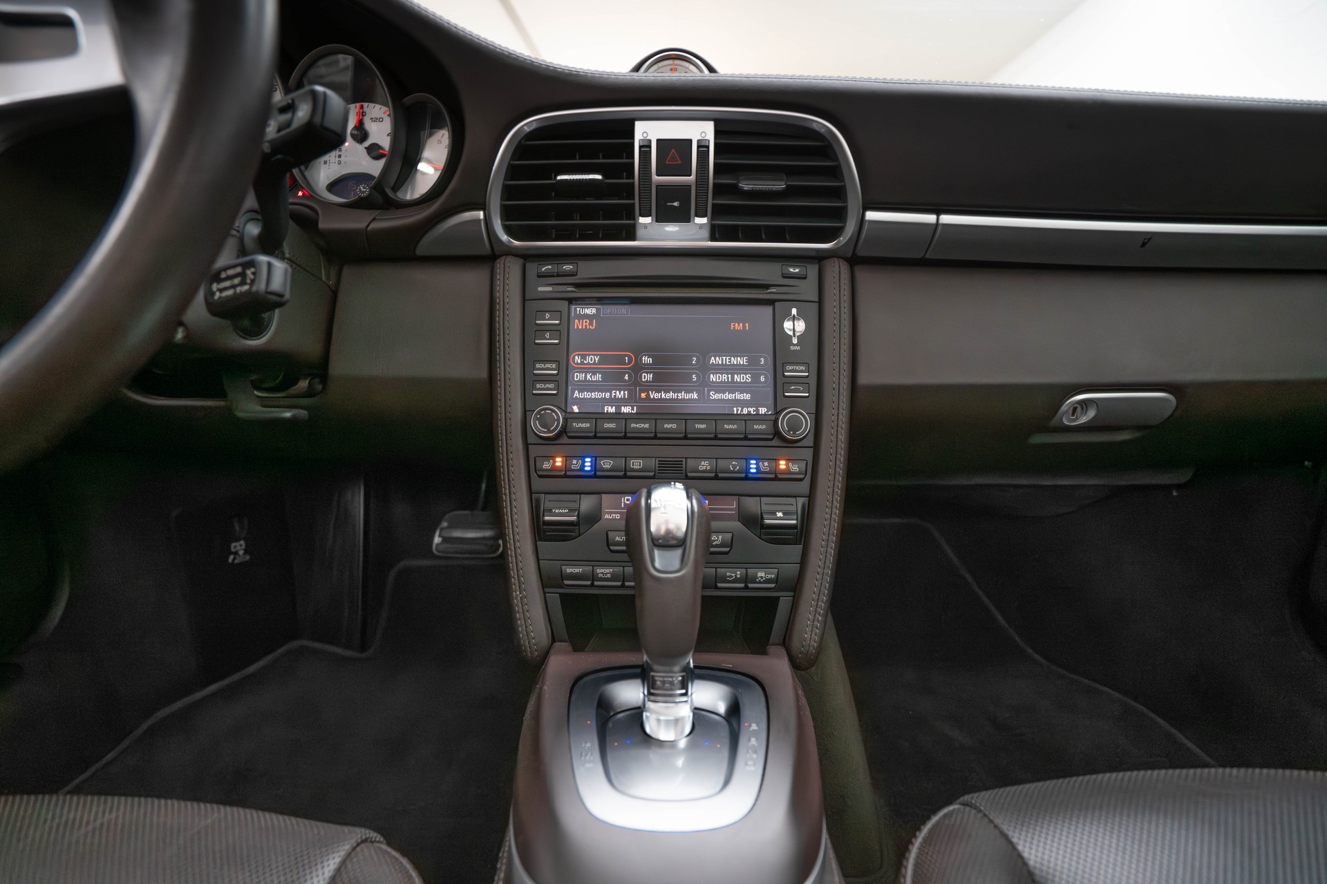 PORSCHE 911 Cabrio Turbo S PDK-image-21