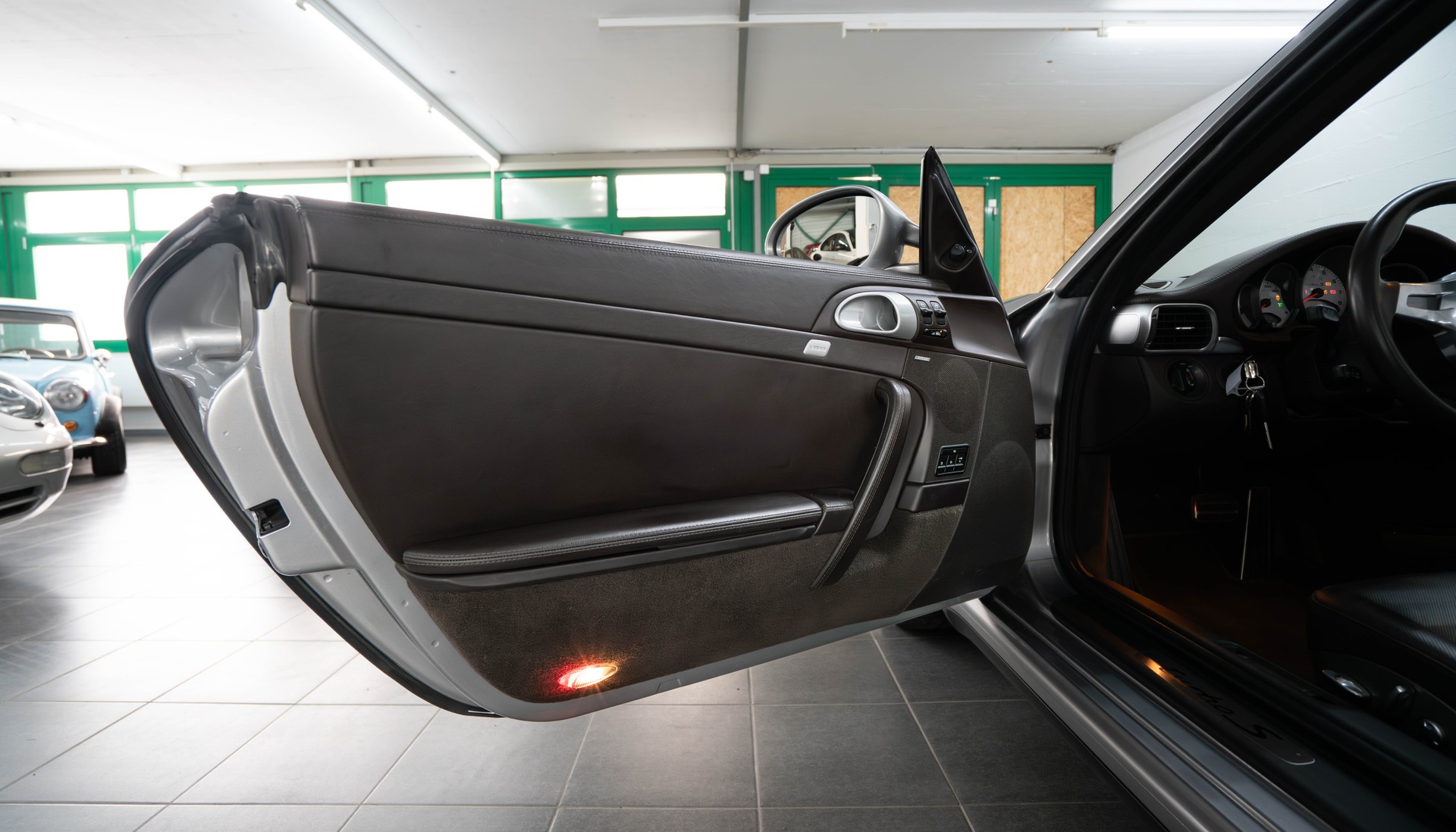 PORSCHE 911 Cabrio Turbo S PDK-image-18