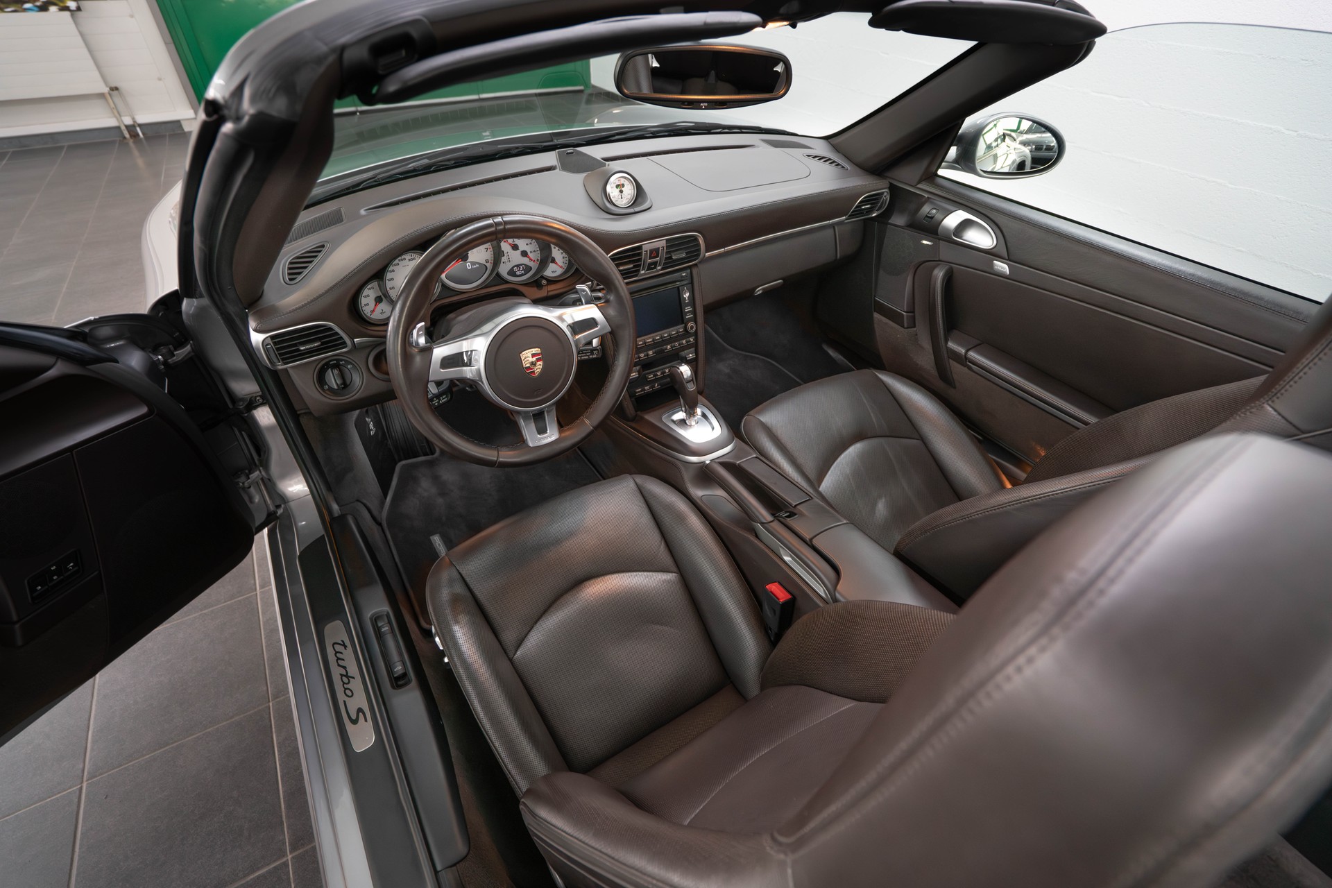 PORSCHE 911 Cabrio Turbo S PDK-image-11