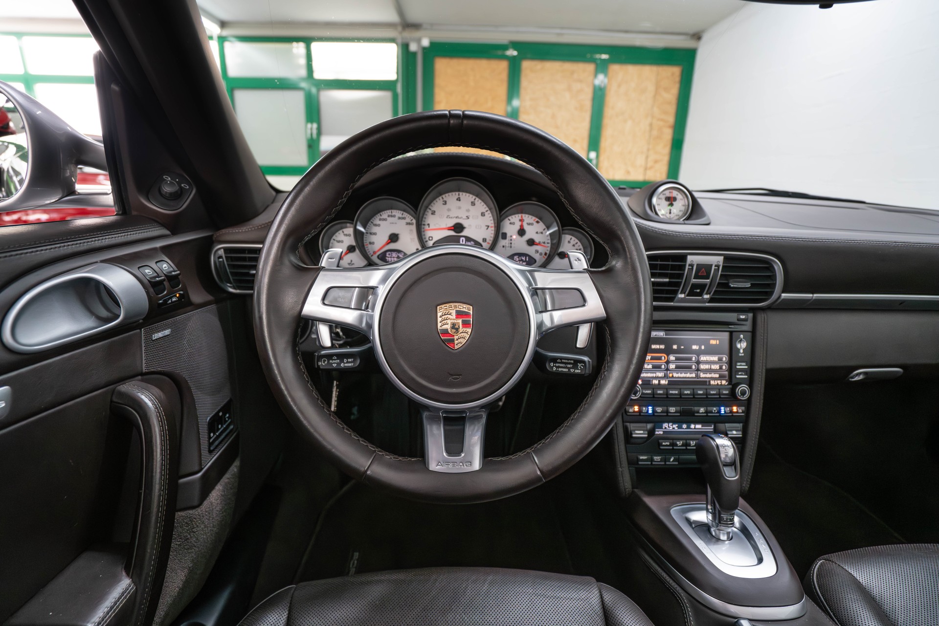 PORSCHE 911 Cabrio Turbo S PDK-image-14