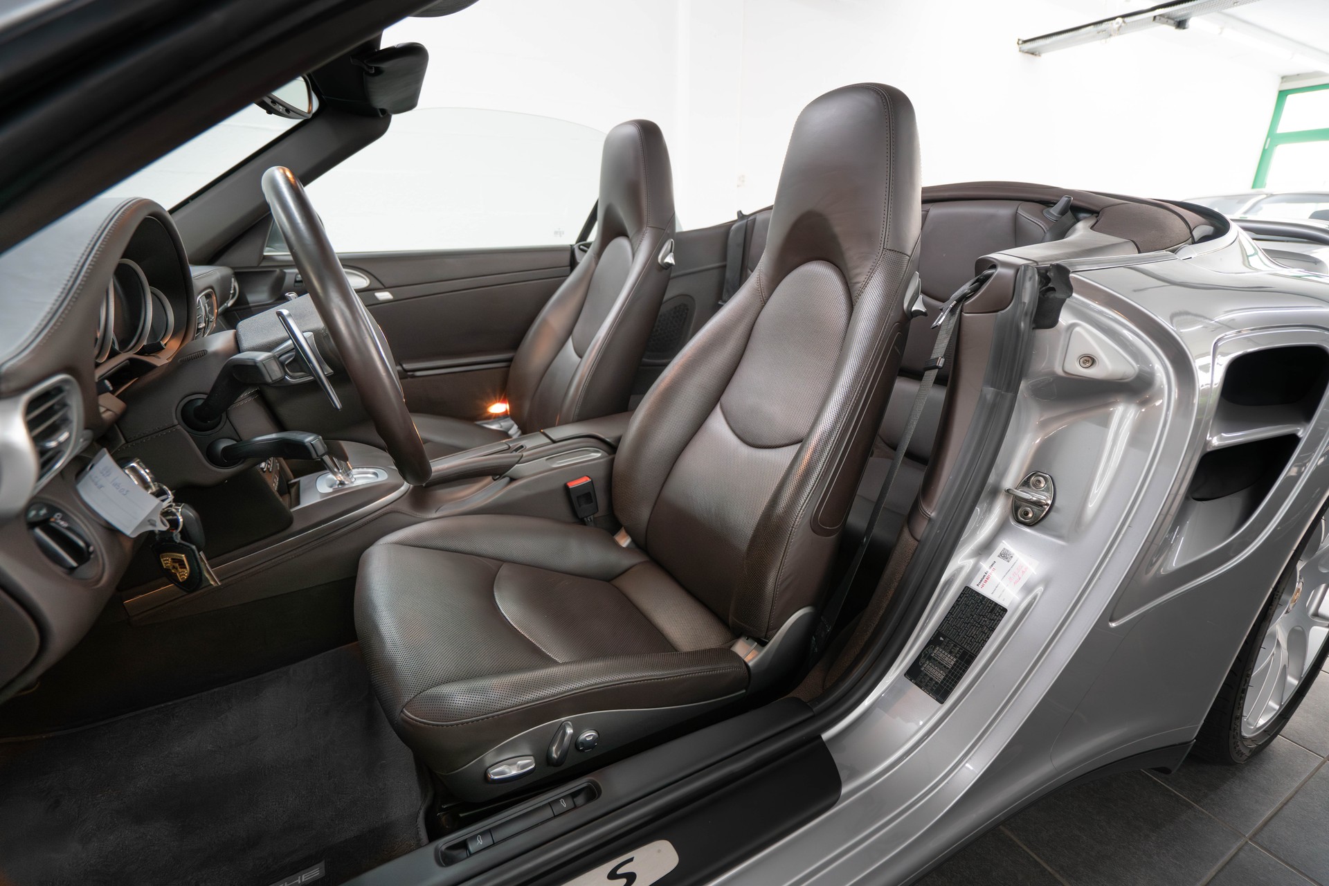 PORSCHE 911 Cabrio Turbo S PDK-image-12
