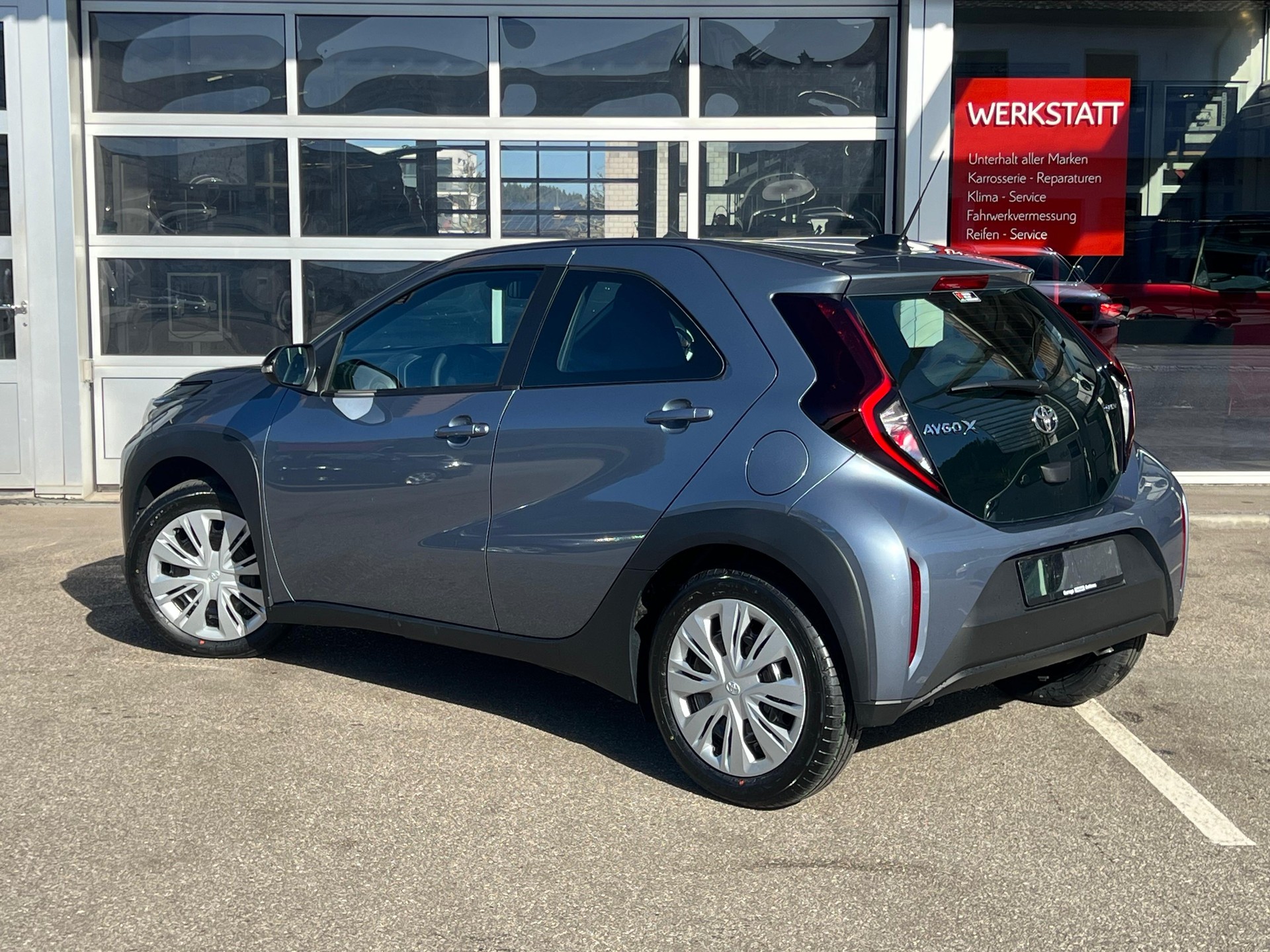 TOYOTA Aygo X 1.5 VVT-i HSD Comfort-image-5