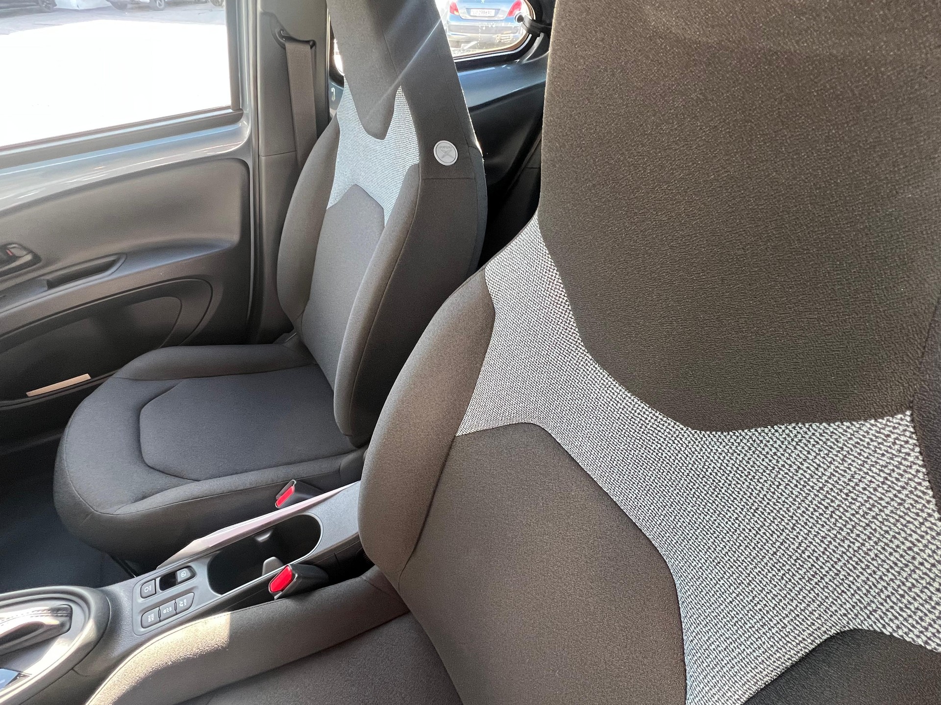 TOYOTA Aygo X 1.5 VVT-i HSD Comfort-image-12