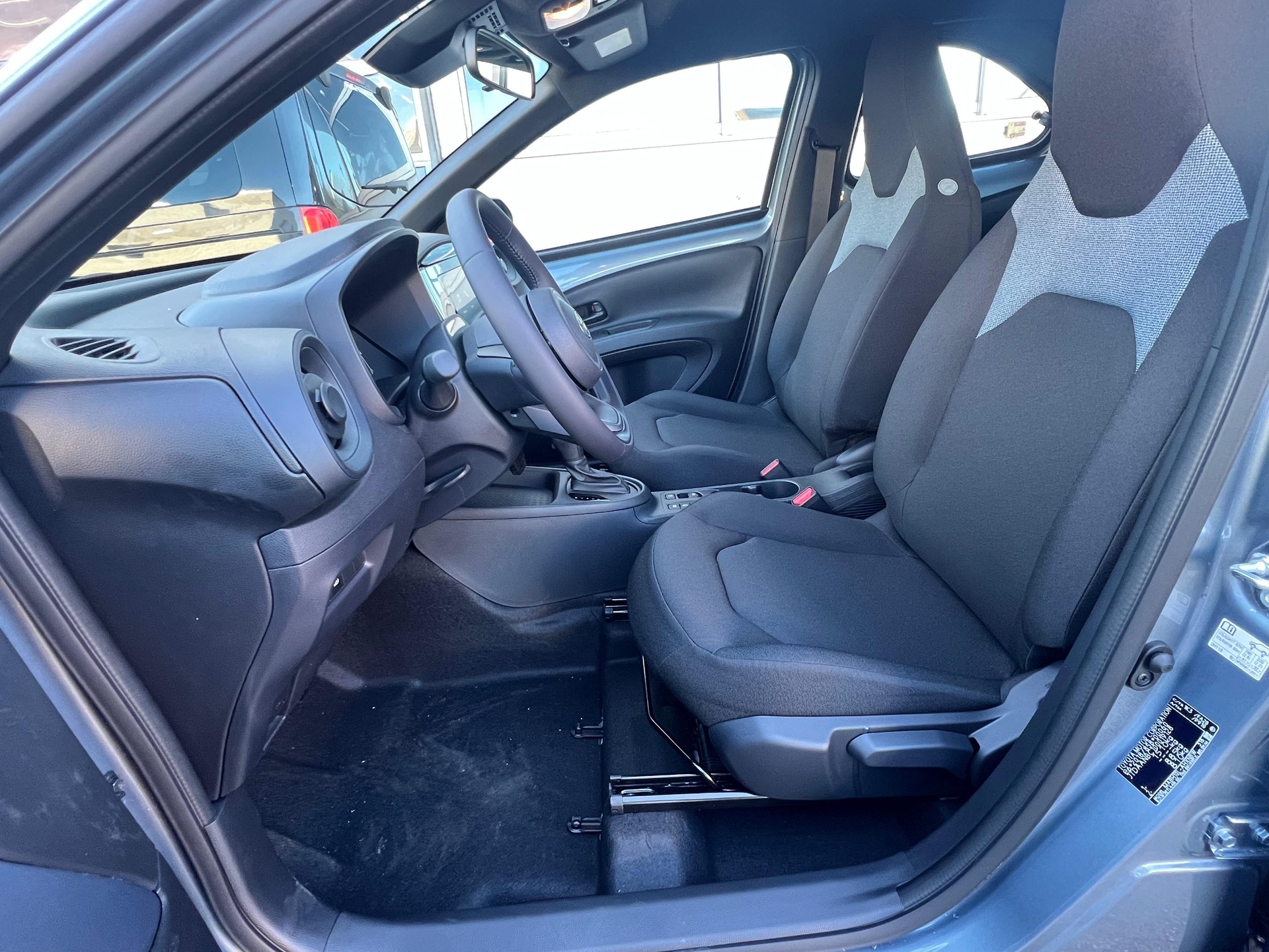 TOYOTA Aygo X 1.5 VVT-i HSD Comfort-image-10