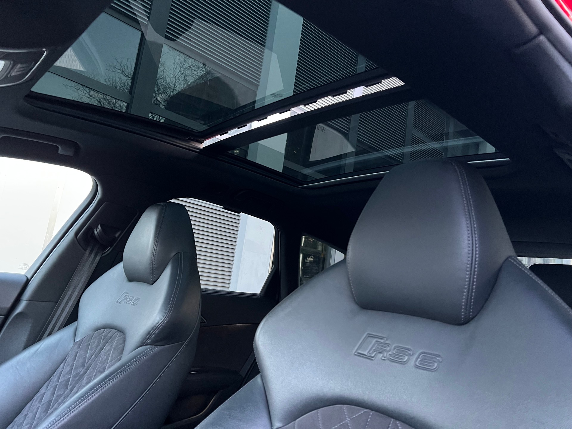 AUDI RS6 Avant 4.0 TFSI V8 performance quattro-image-9