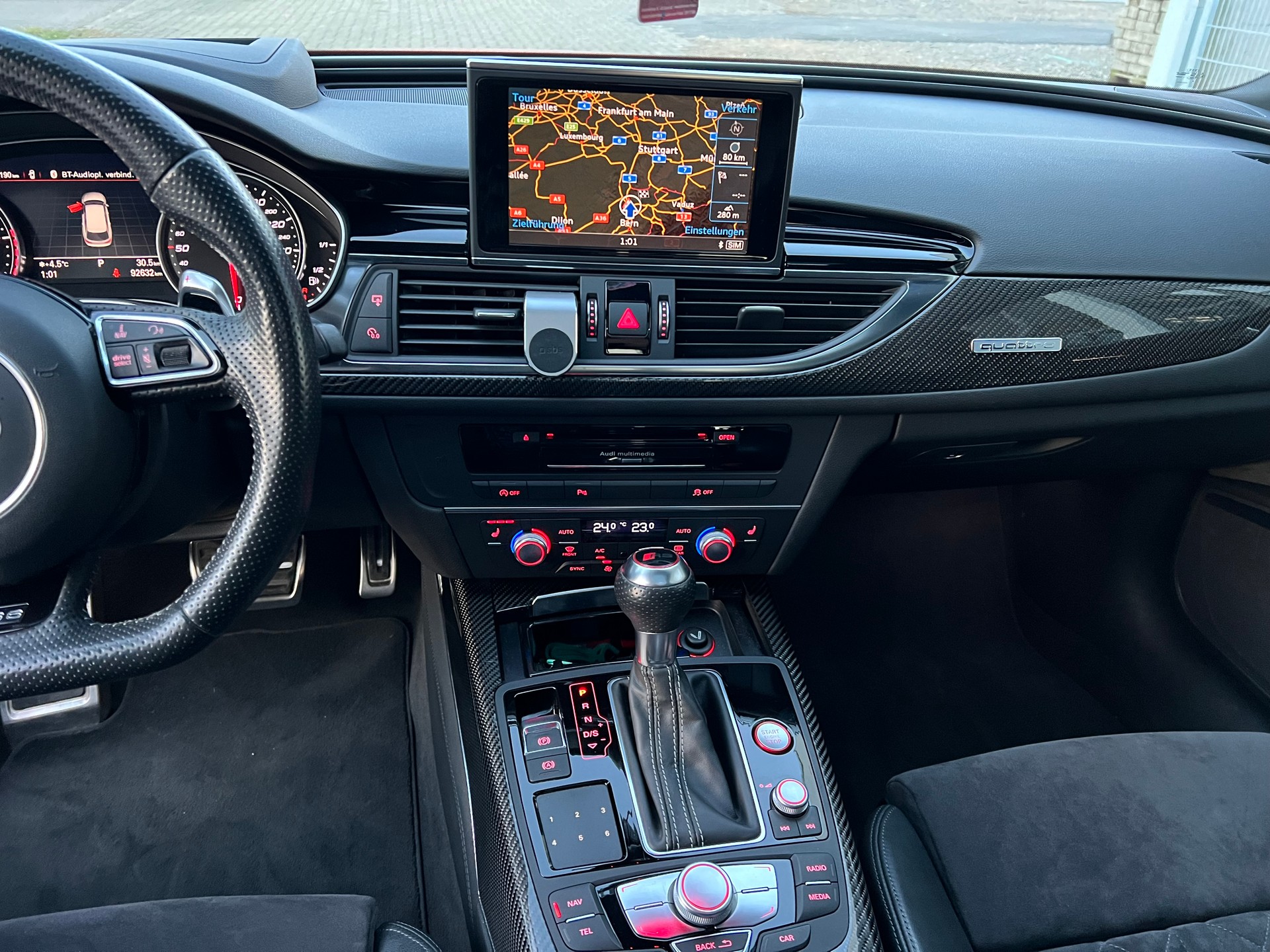 AUDI RS6 Avant 4.0 TFSI V8 performance quattro-image-11