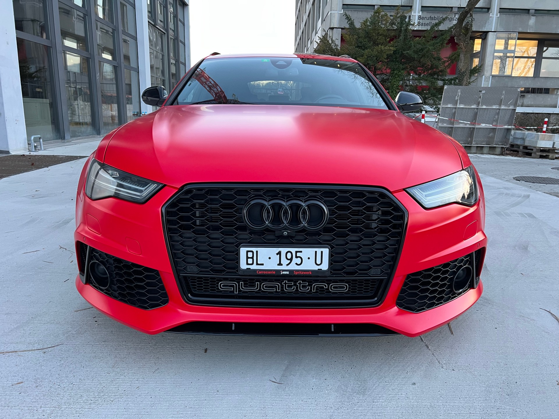AUDI RS6 Avant 4.0 TFSI V8 performance quattro-showroom-element-1