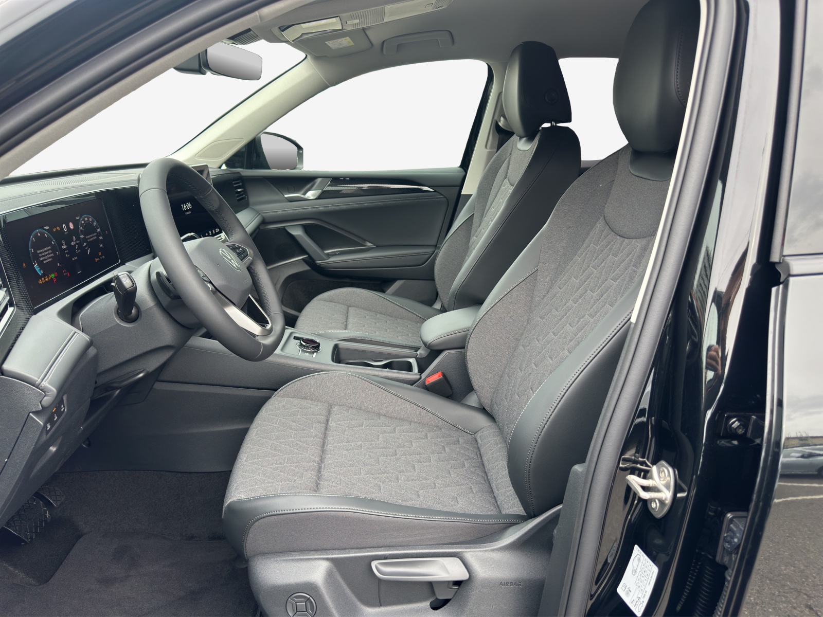 VW Tiguan 1.5 TSI evo2 eHybrid Life DSG-image-7