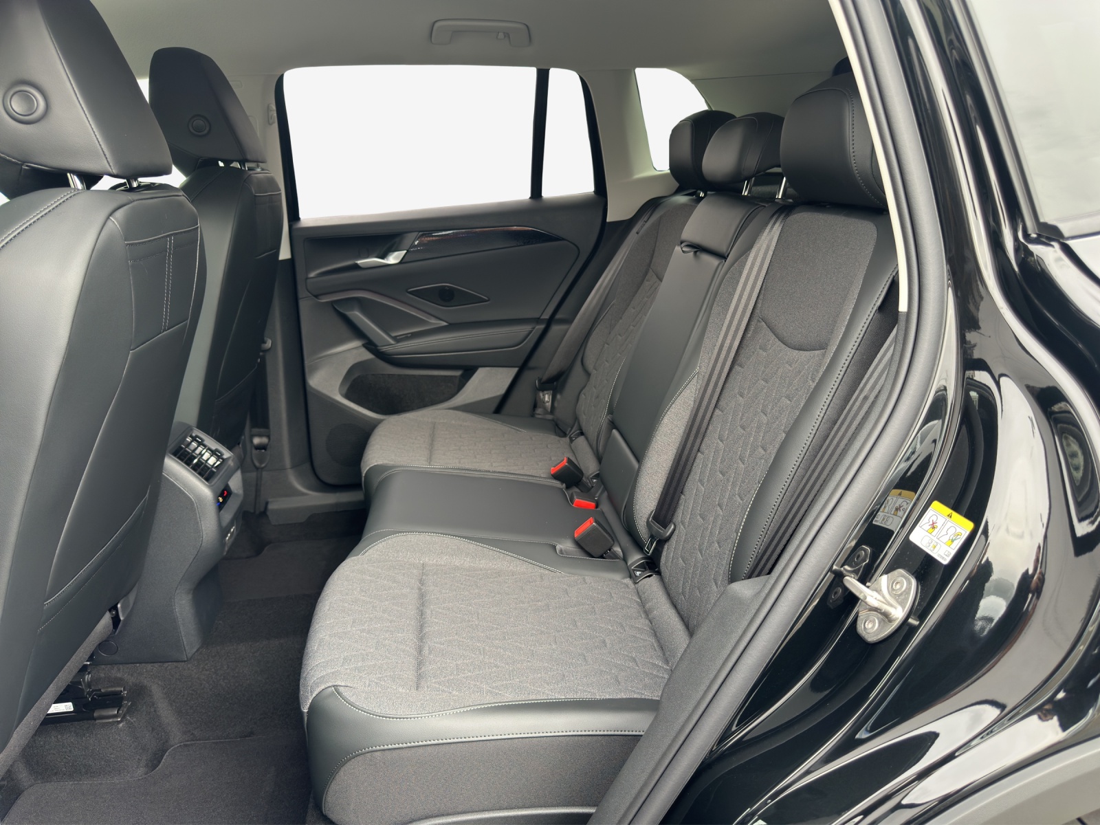 VW Tiguan 1.5 TSI evo2 eHybrid Life DSG-image-11