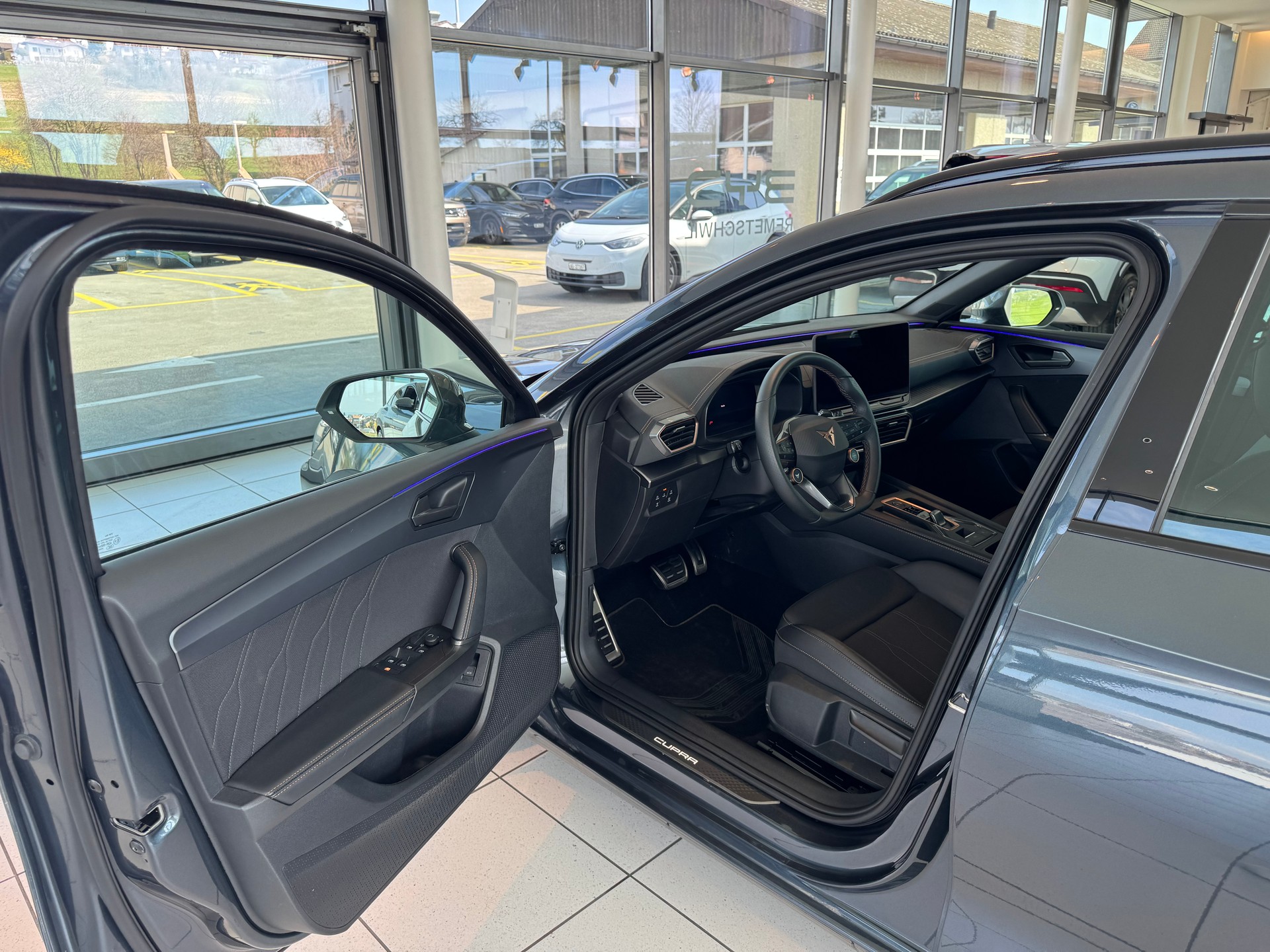 CUPRA LEON ST 1.5 eTSI DSG-image-10