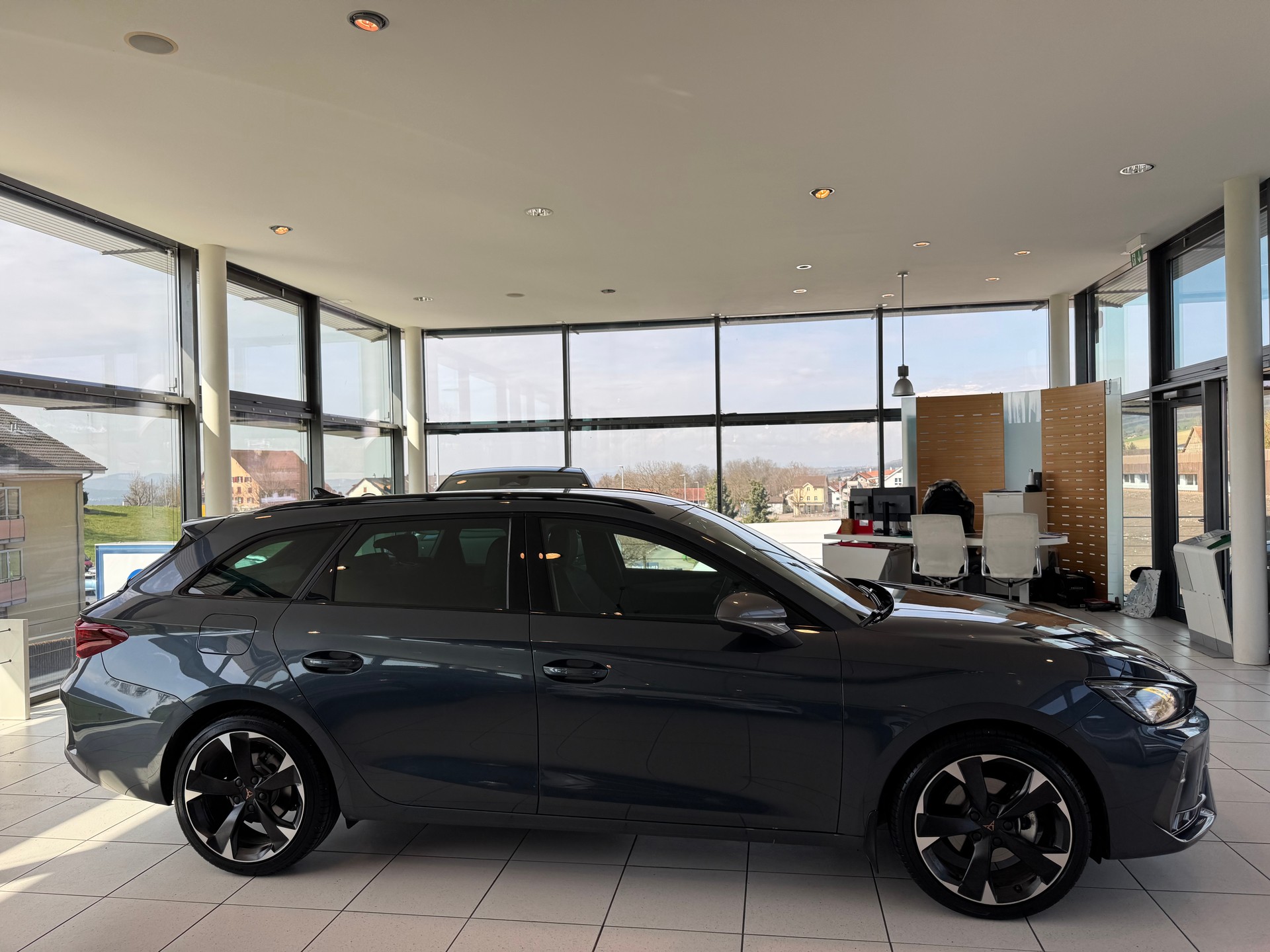 CUPRA LEON ST 1.5 eTSI DSG-image-6