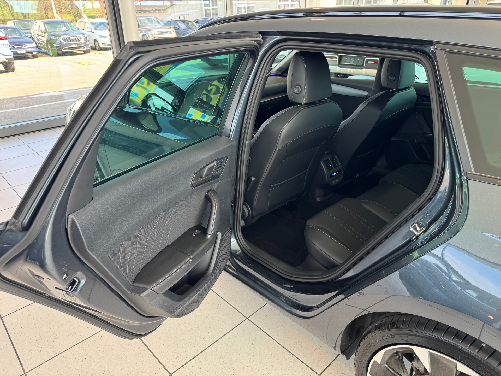 CUPRA LEON ST 1.5 eTSI DSG-image-22