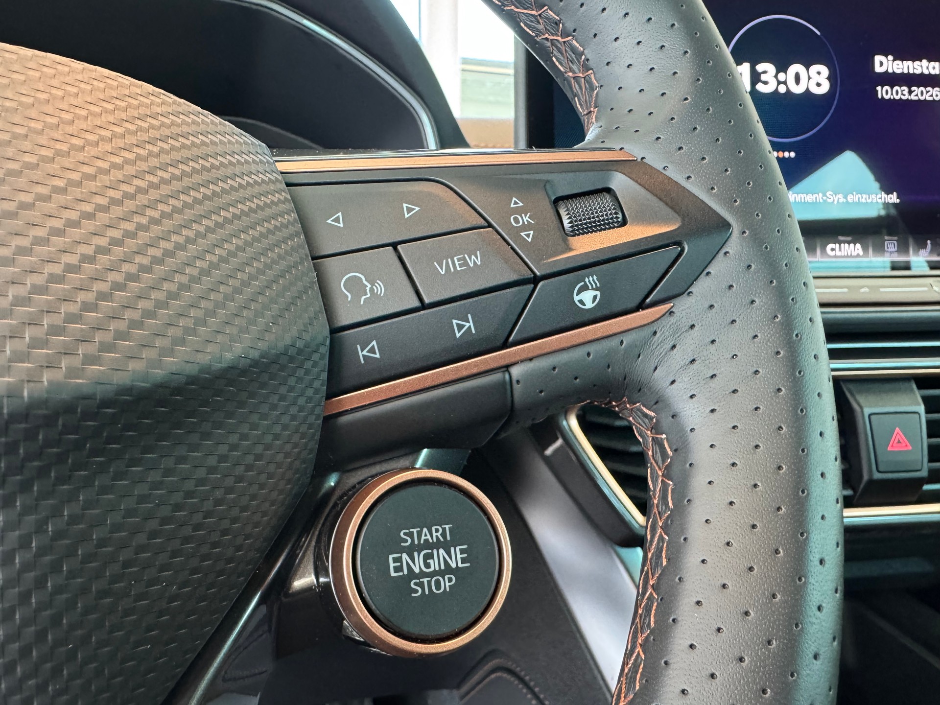 CUPRA LEON ST 1.5 eTSI DSG-image-13