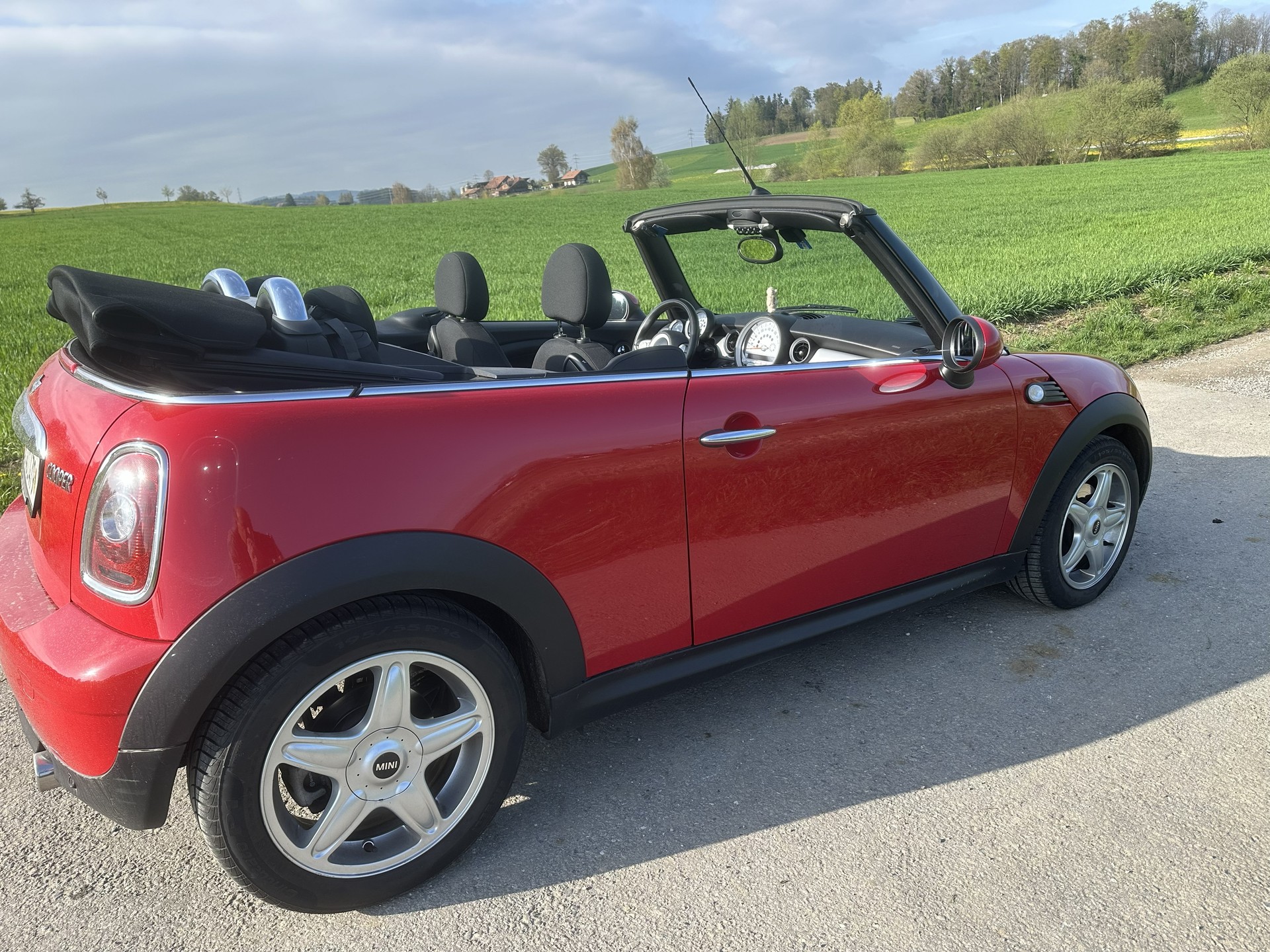 MINI Cooper Cabriolet-image-3