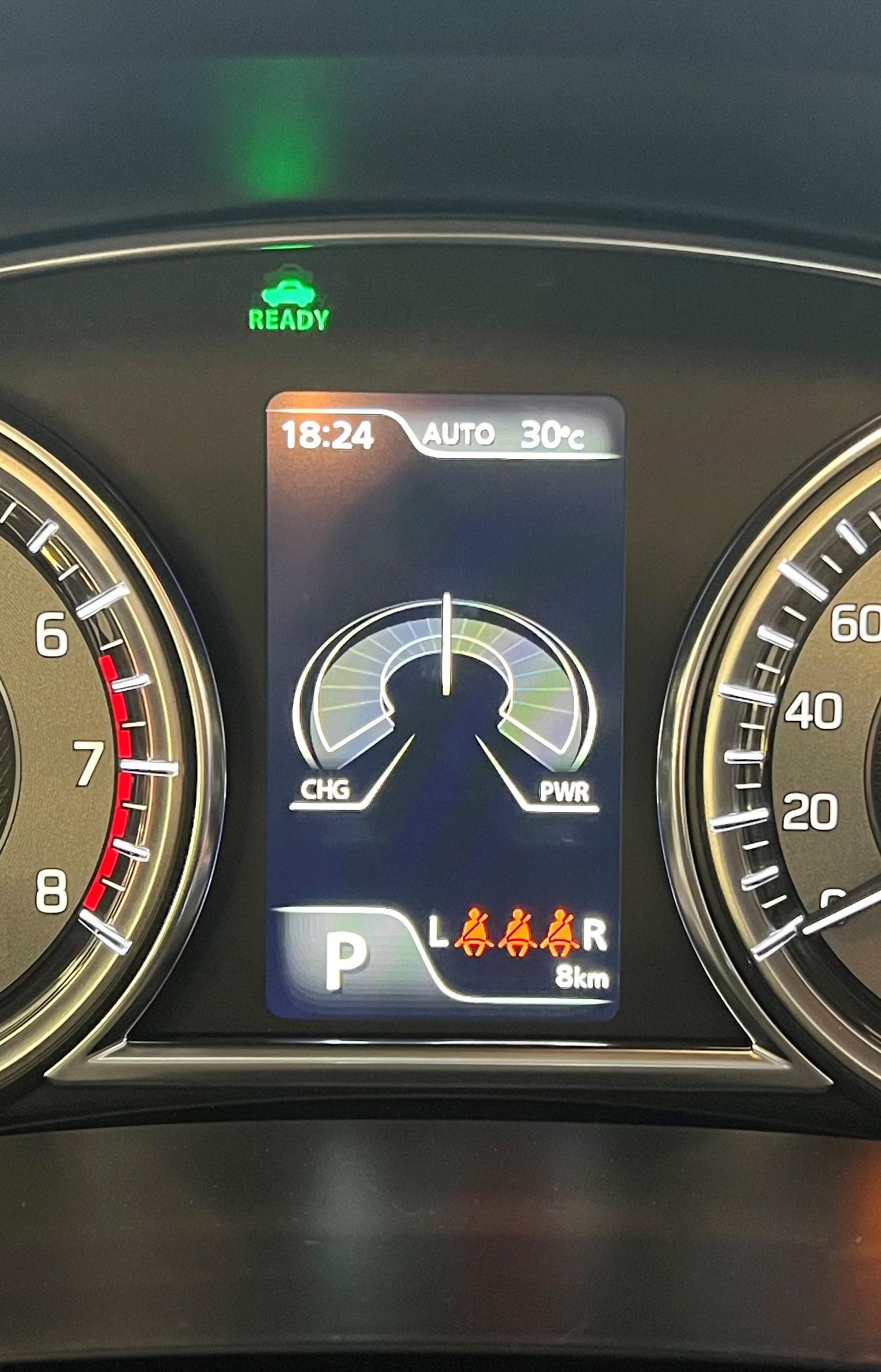SUZUKI Vitara 1.4 T Sakura Top Hybrid 4x4-image-9