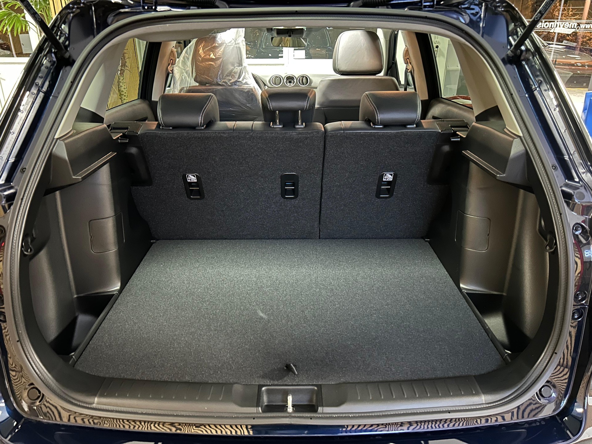 SUZUKI Vitara 1.4 T Sakura Top Hybrid 4x4-image-19