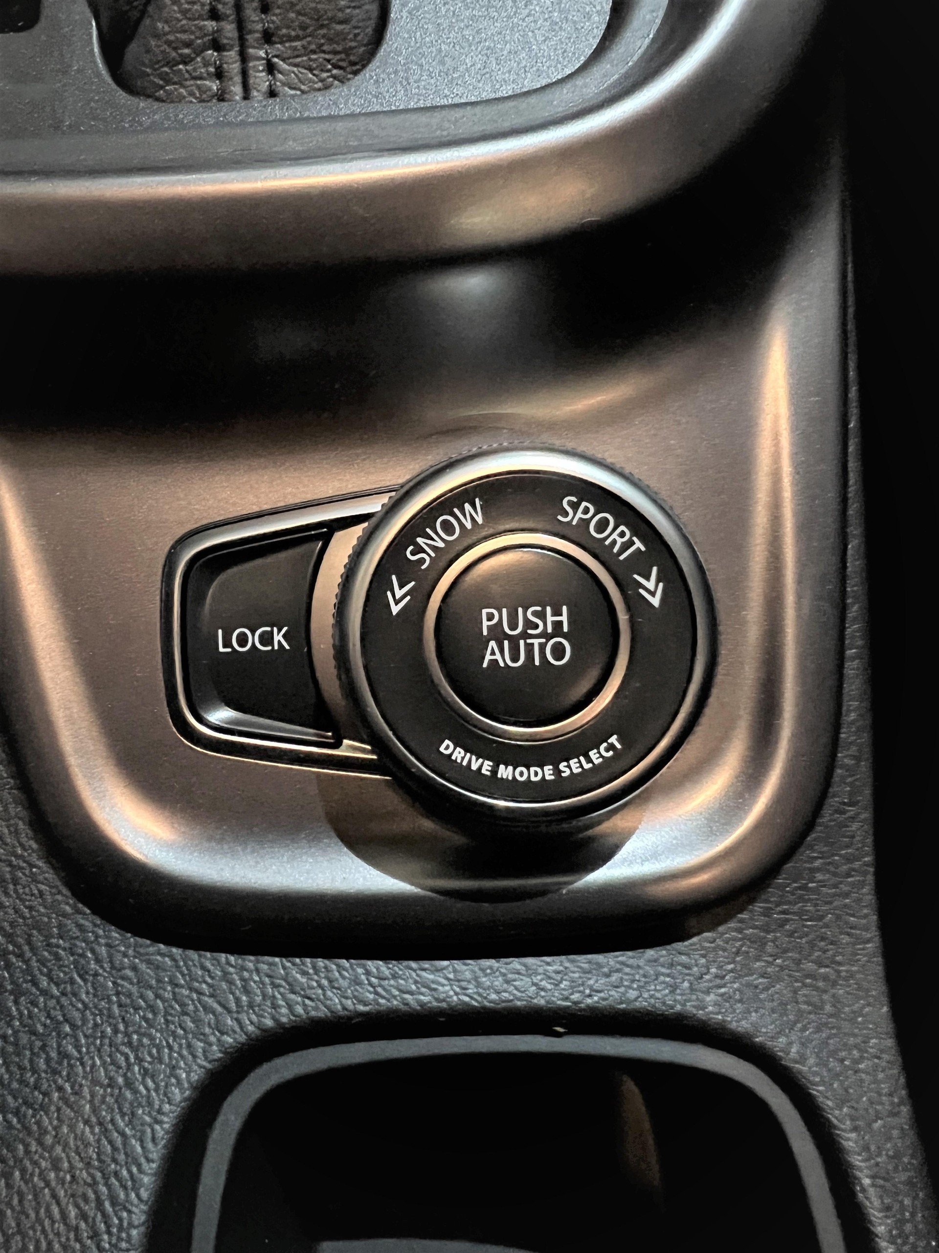 SUZUKI Vitara 1.4 T Sakura Top Hybrid 4x4-image-11