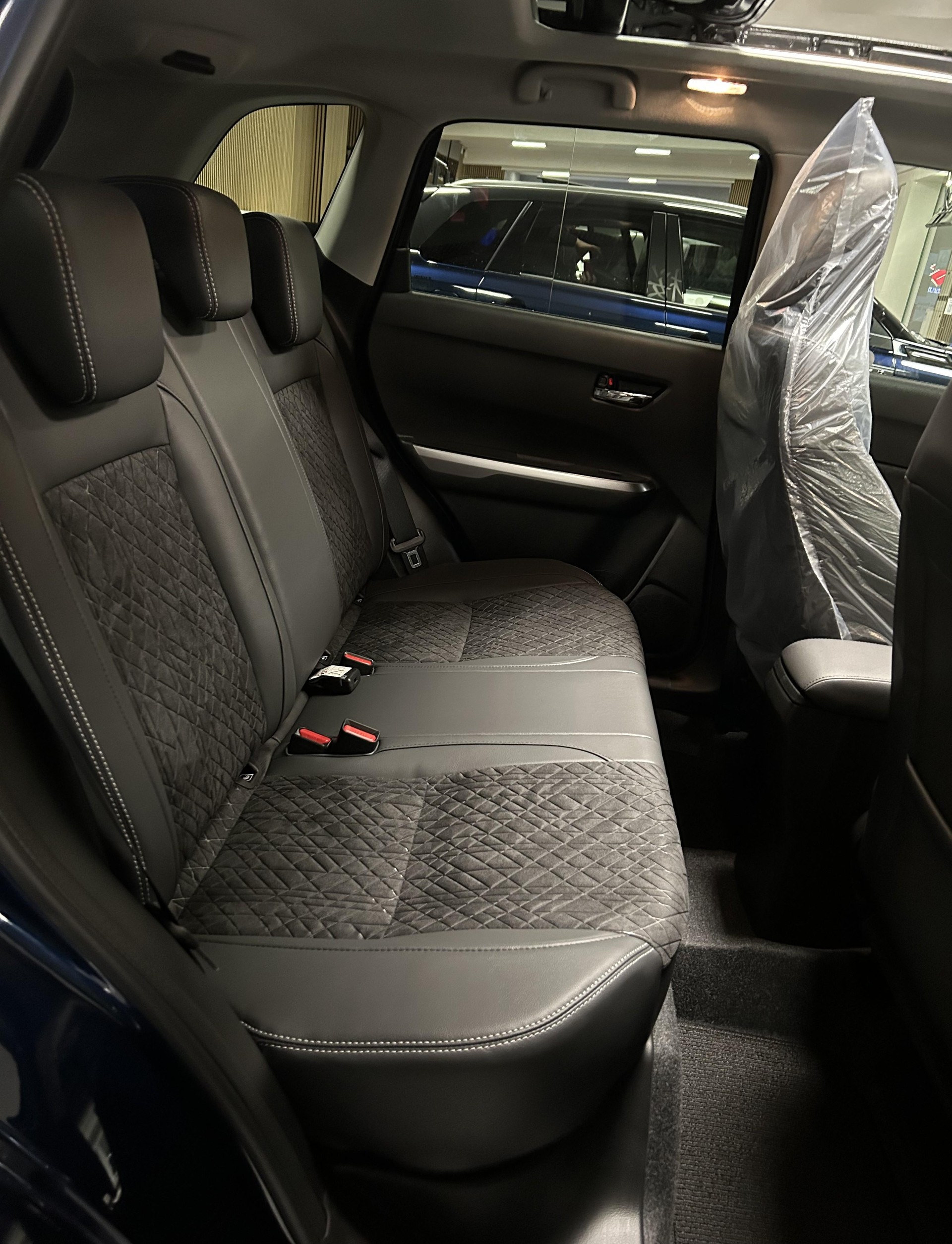 SUZUKI Vitara 1.4 T Sakura Top Hybrid 4x4-image-17