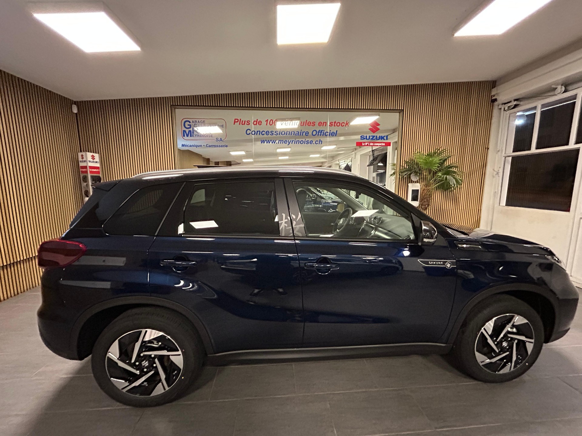 SUZUKI Vitara 1.4 T Sakura Top Hybrid 4x4-image-0