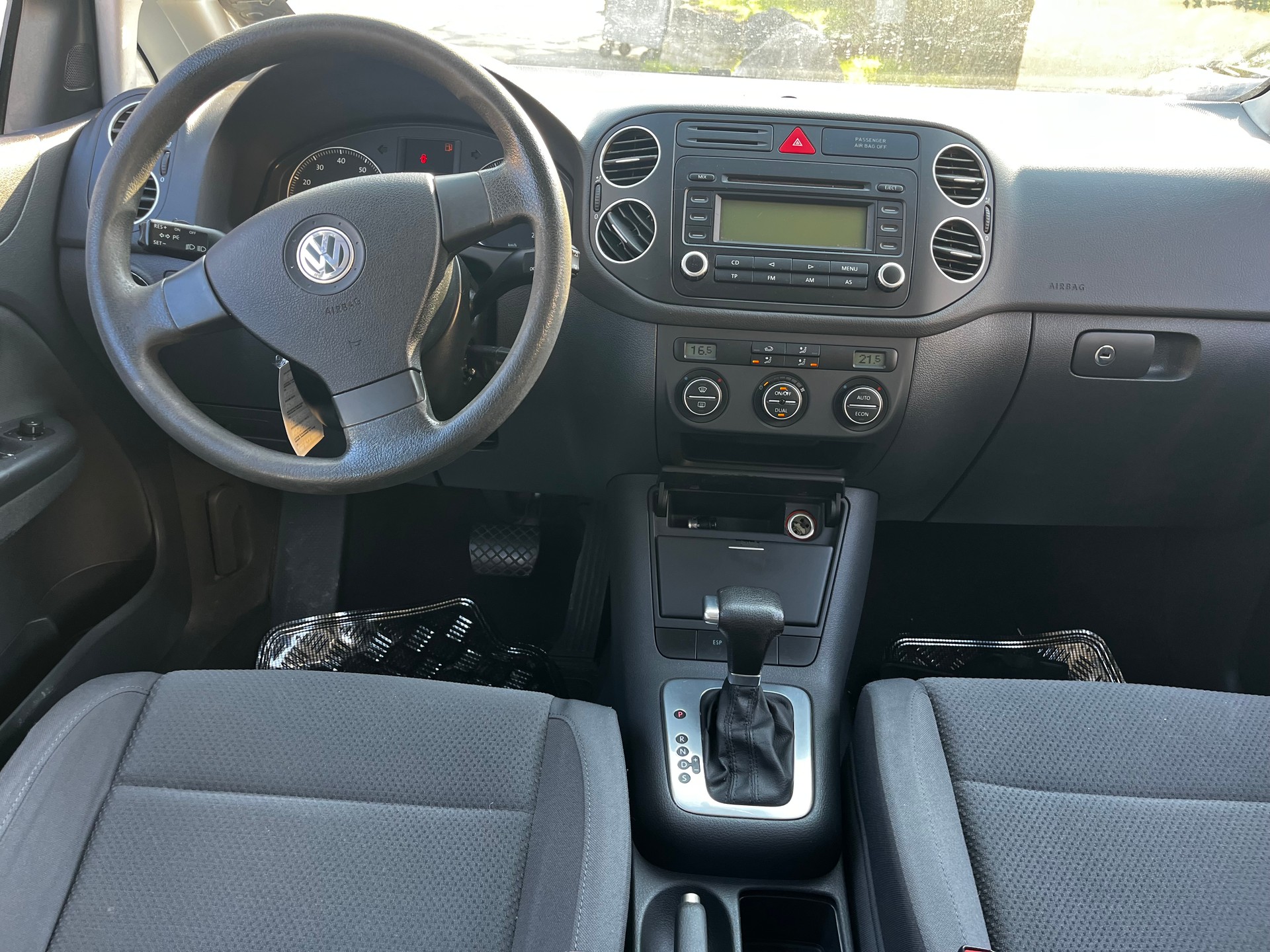 VW Golf Plus-image-9
